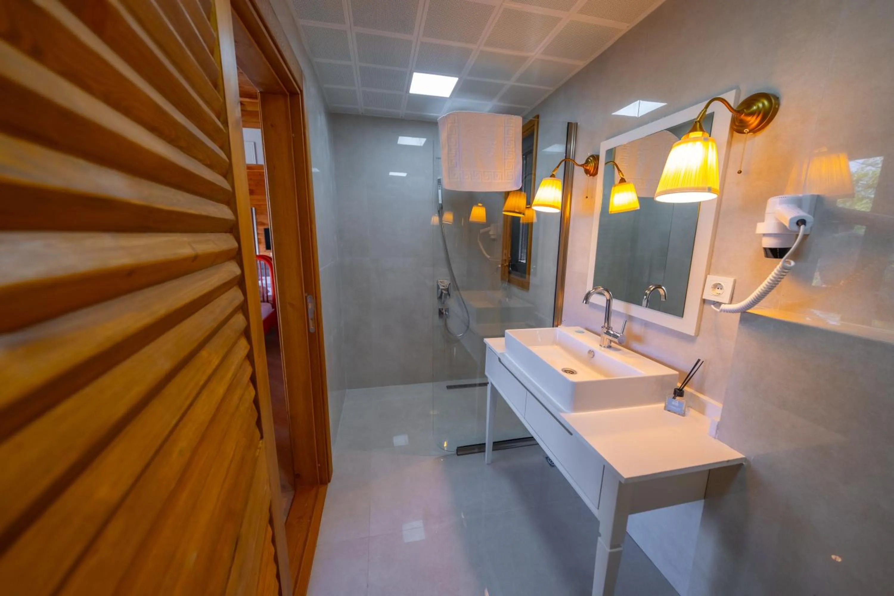 Shower in Botanik Göl Evleri