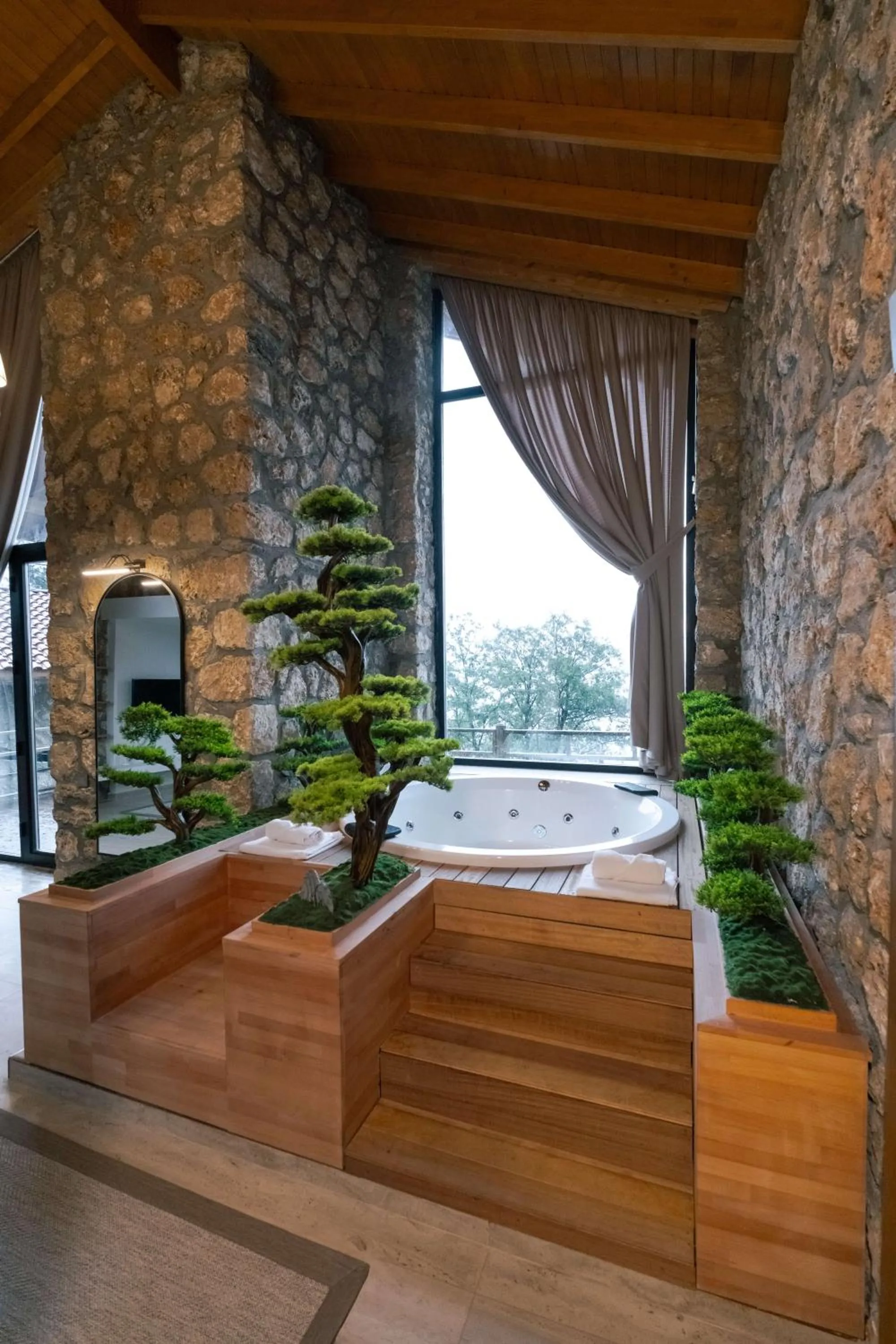 Bath in Botanik Göl Evleri