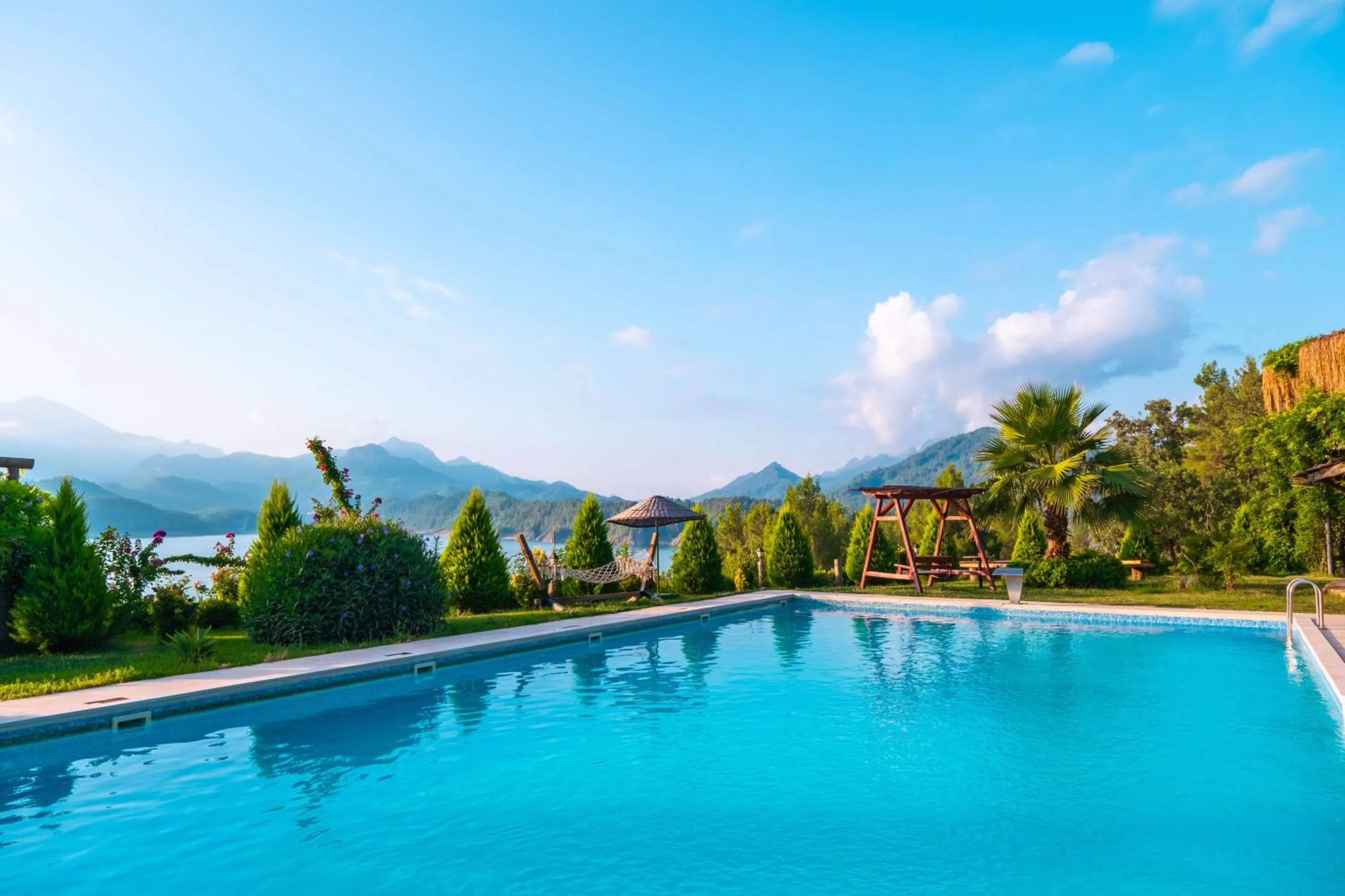 Swimming pool in Botanik Göl Evleri