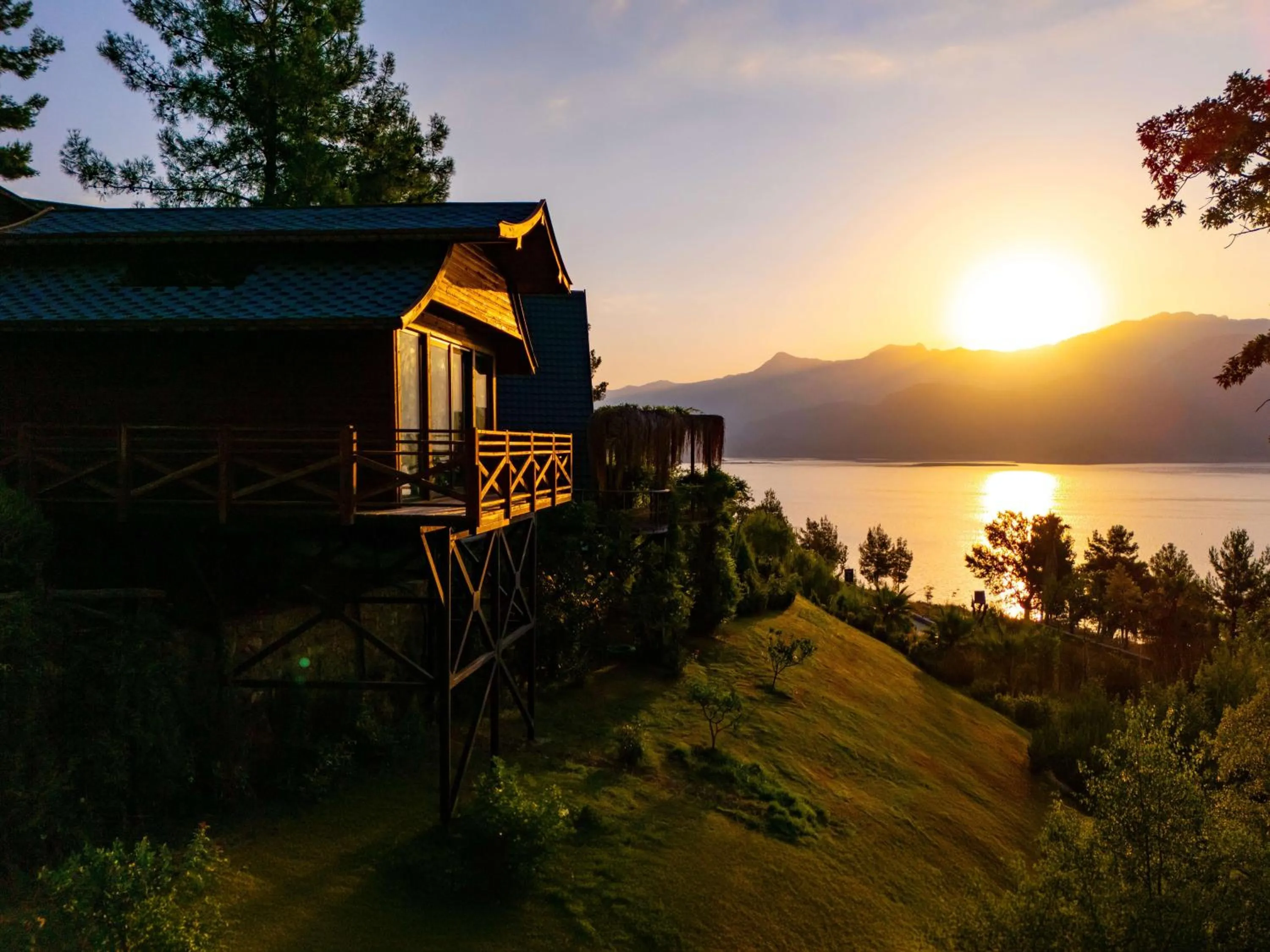 Garden in Botanik Göl Evleri