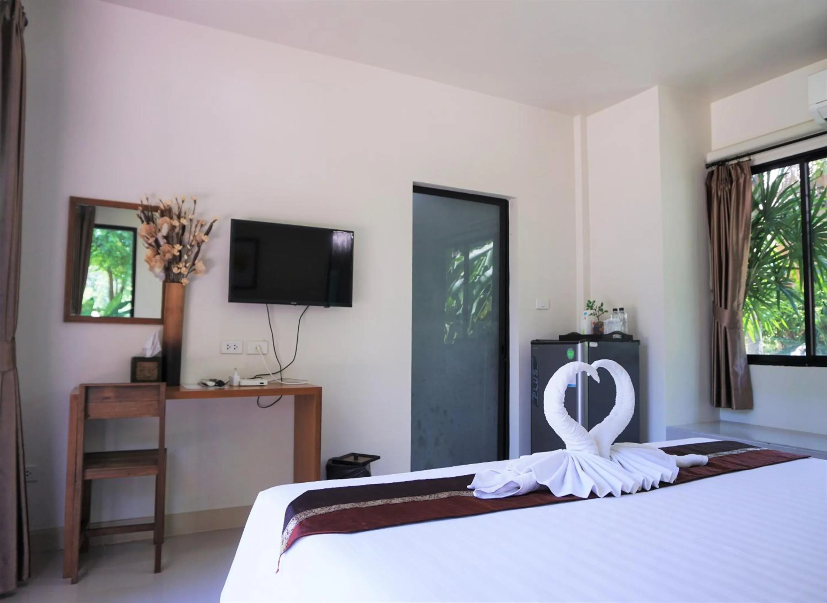 Photo of the whole room, Bed in Papa's Home And Rabbit Café