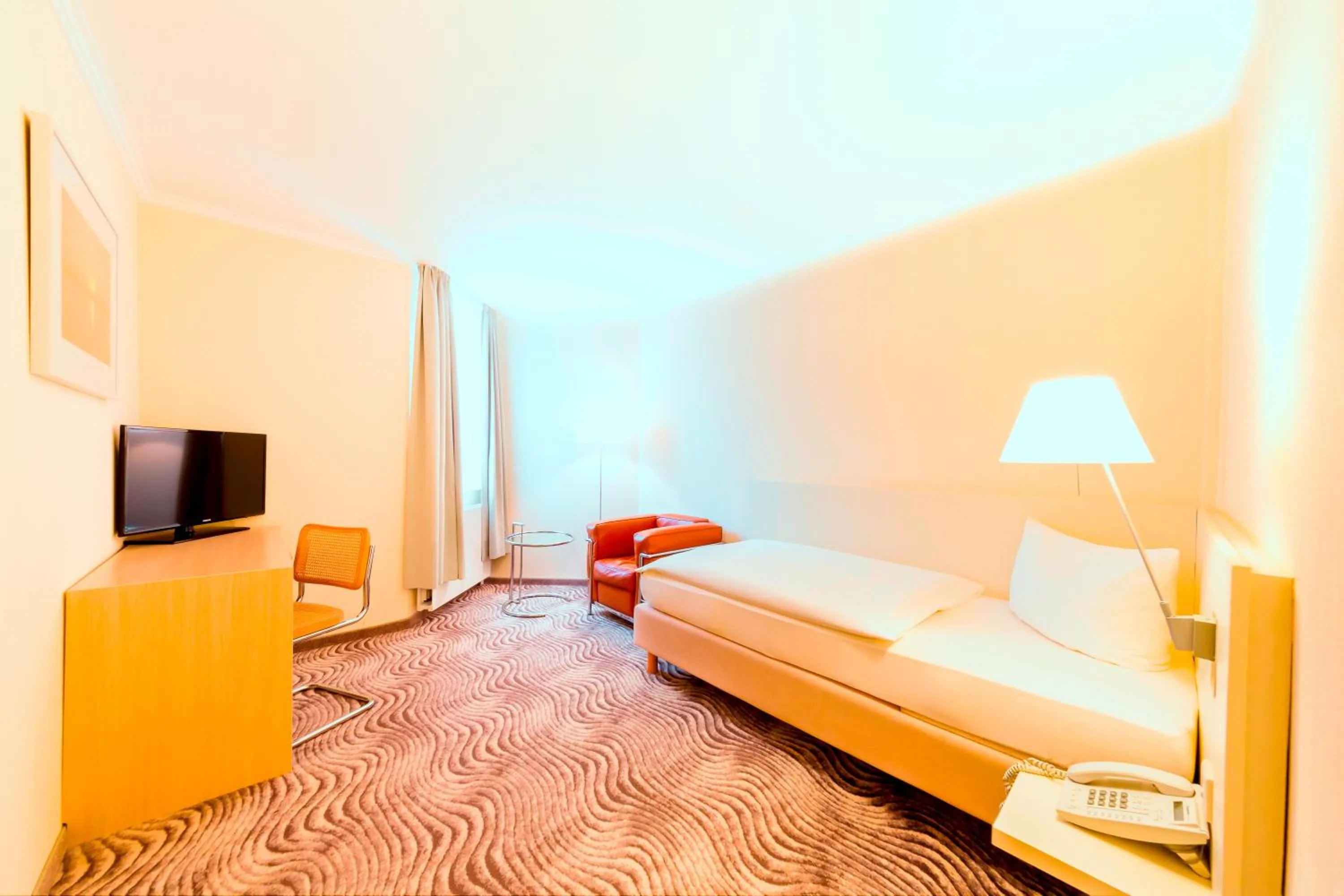 Bedroom, Bed in Michels Thalasso Hotel Nordseehaus