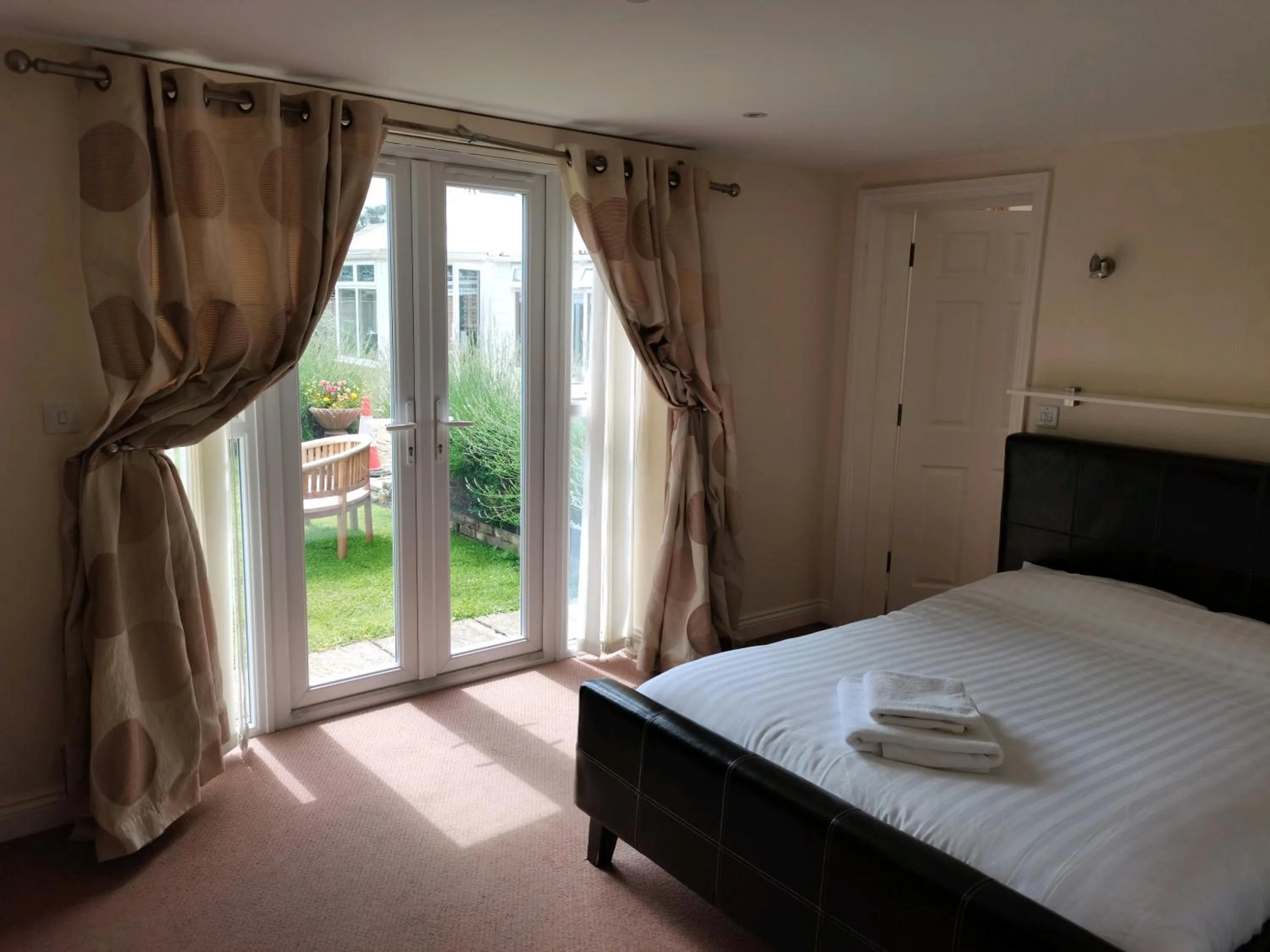 Bedroom in Mather House Retreat