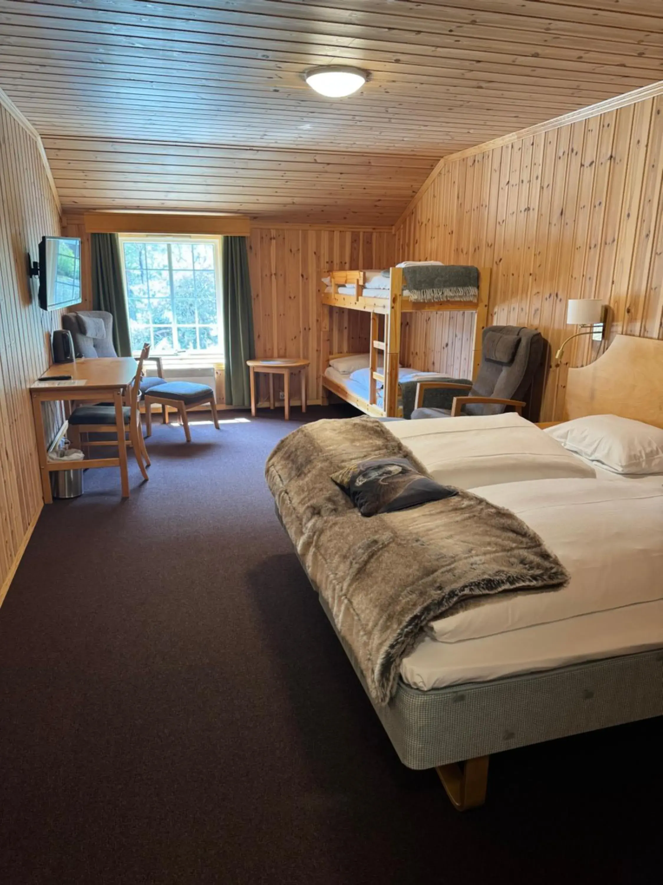 Family Room (2 Adults + 2 Children) in Toftemo Turiststasjon Family Room (2 Adults + 2 Children) in Toftemo Turiststasjon