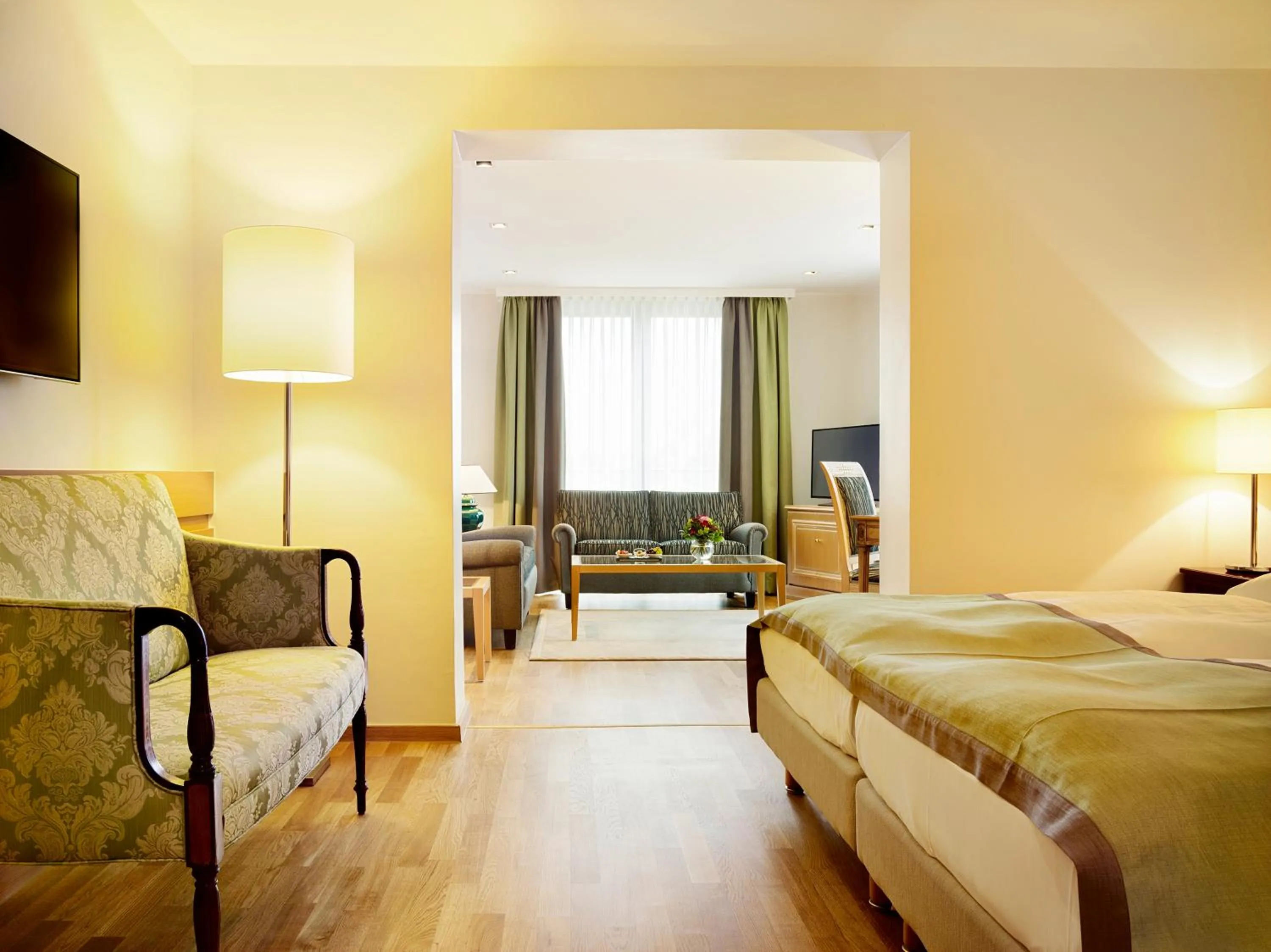 Bedroom, Bed in Hotel Stadt Freiburg