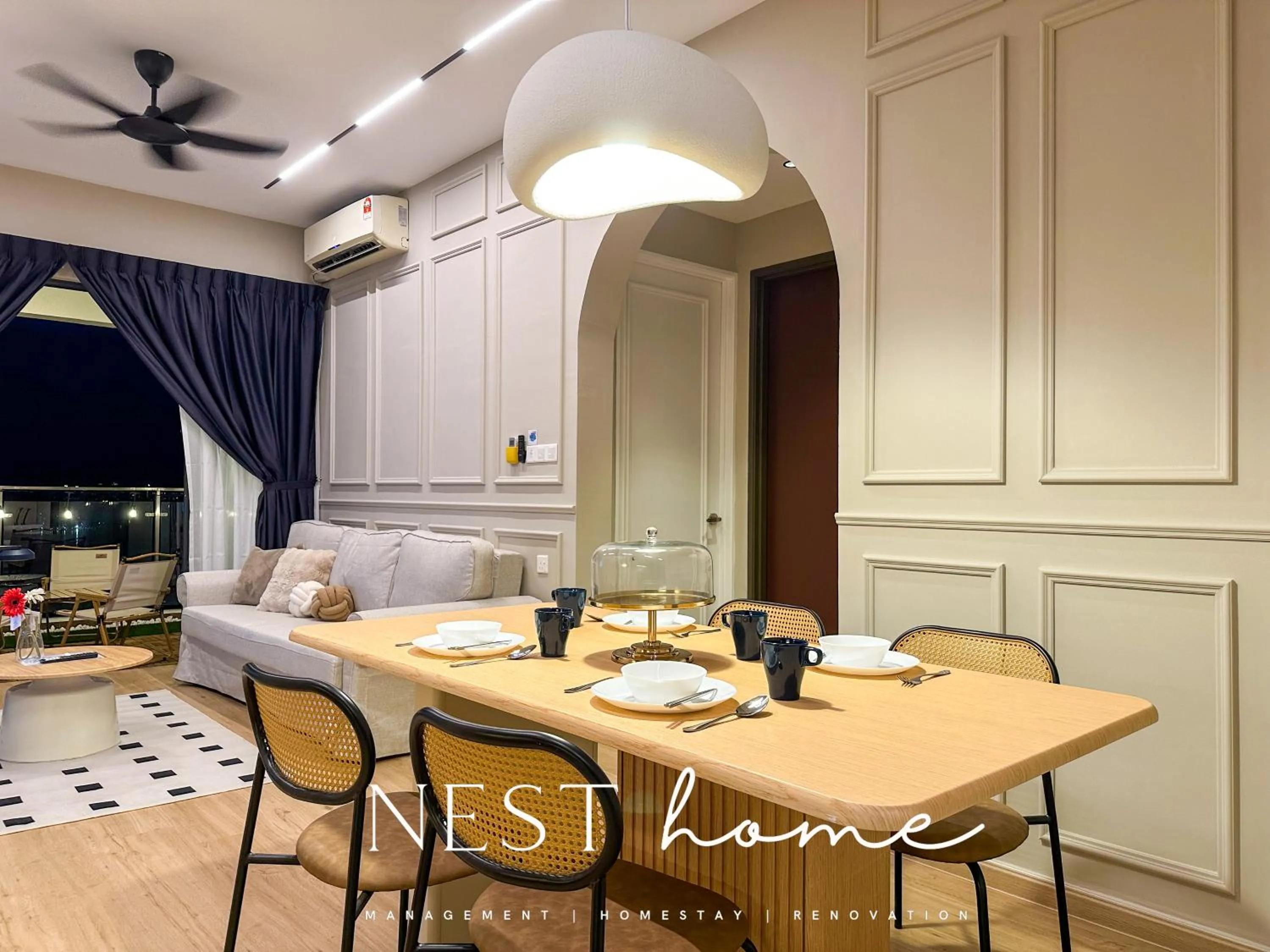 Dining area in Country Garden Seaview Suite by Nest Home at Danga Bay