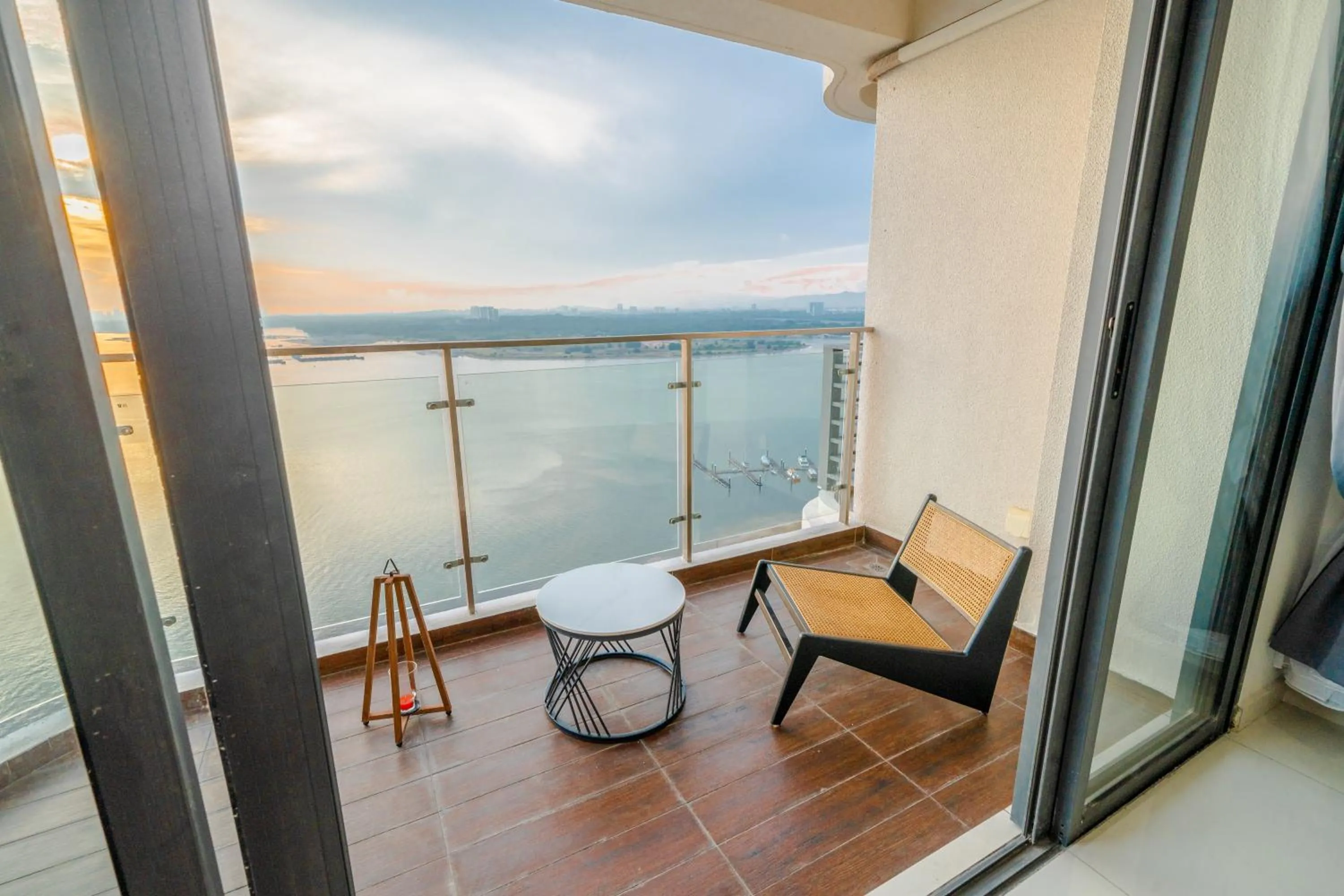 Balcony/Terrace in Country Garden Seaview Suite by Nest Home at Danga Bay