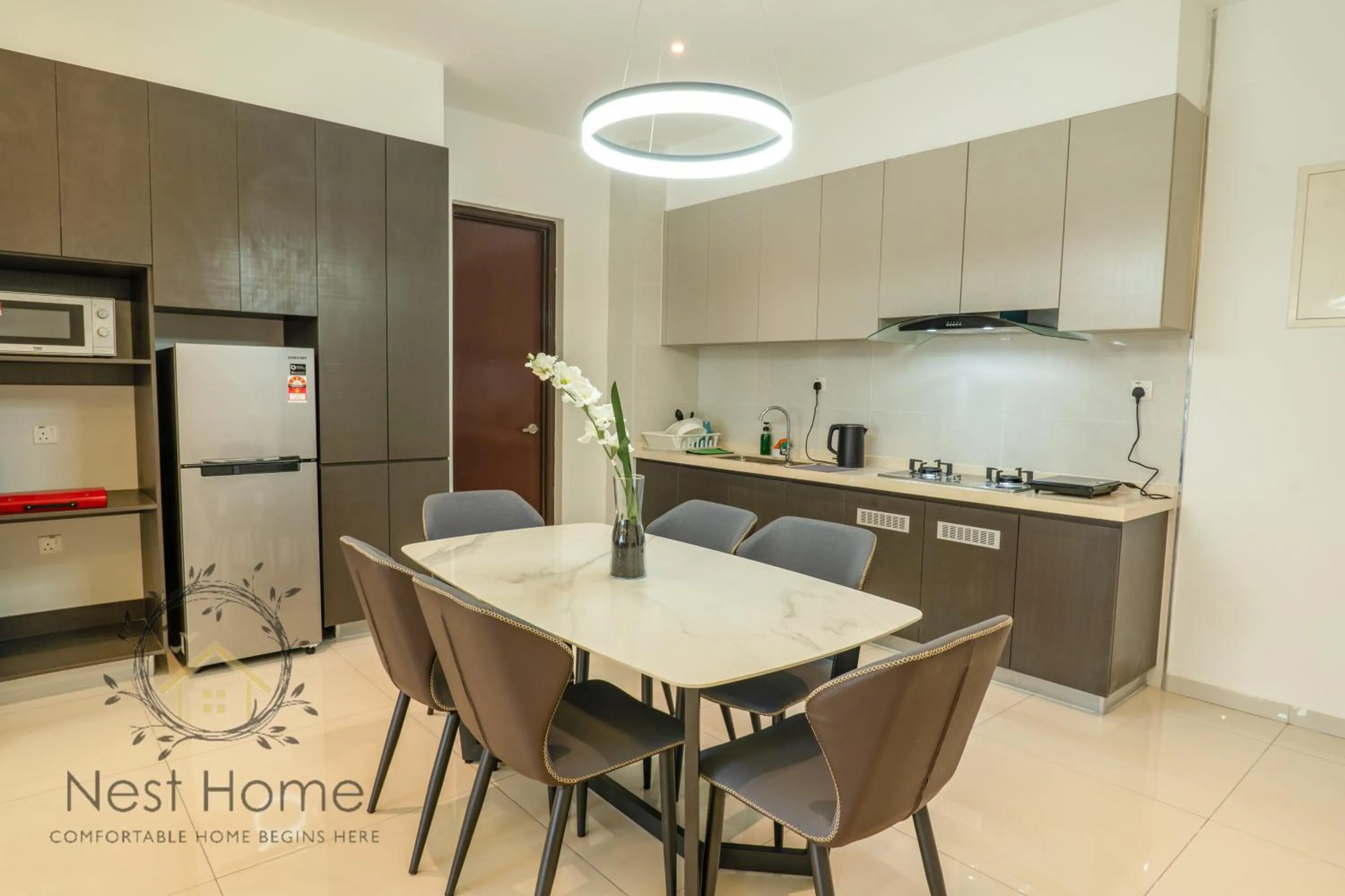 Dining area in Country Garden Seaview Suite by Nest Home at Danga Bay