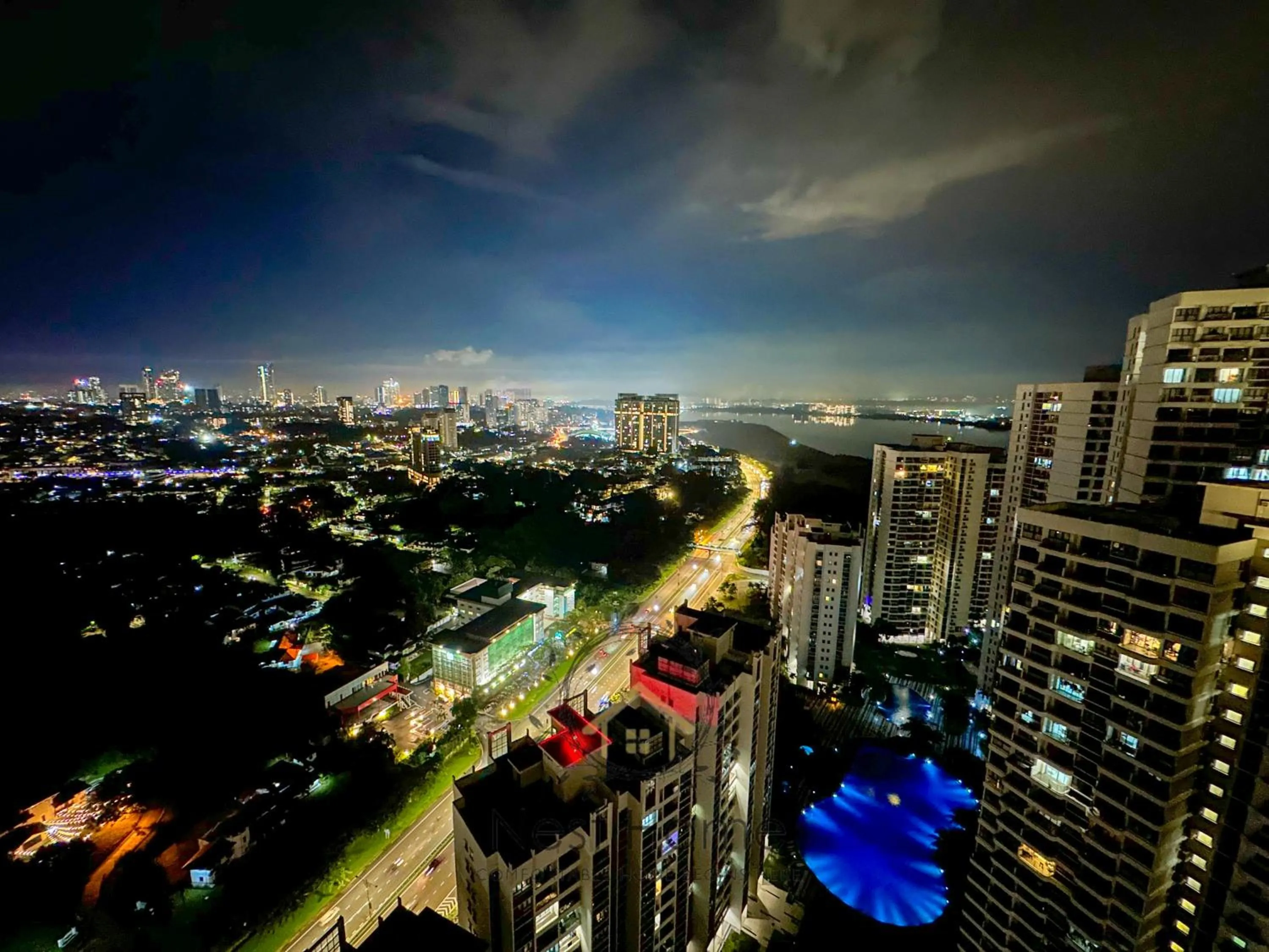 Night in Country Garden Seaview Suite by Nest Home at Danga Bay