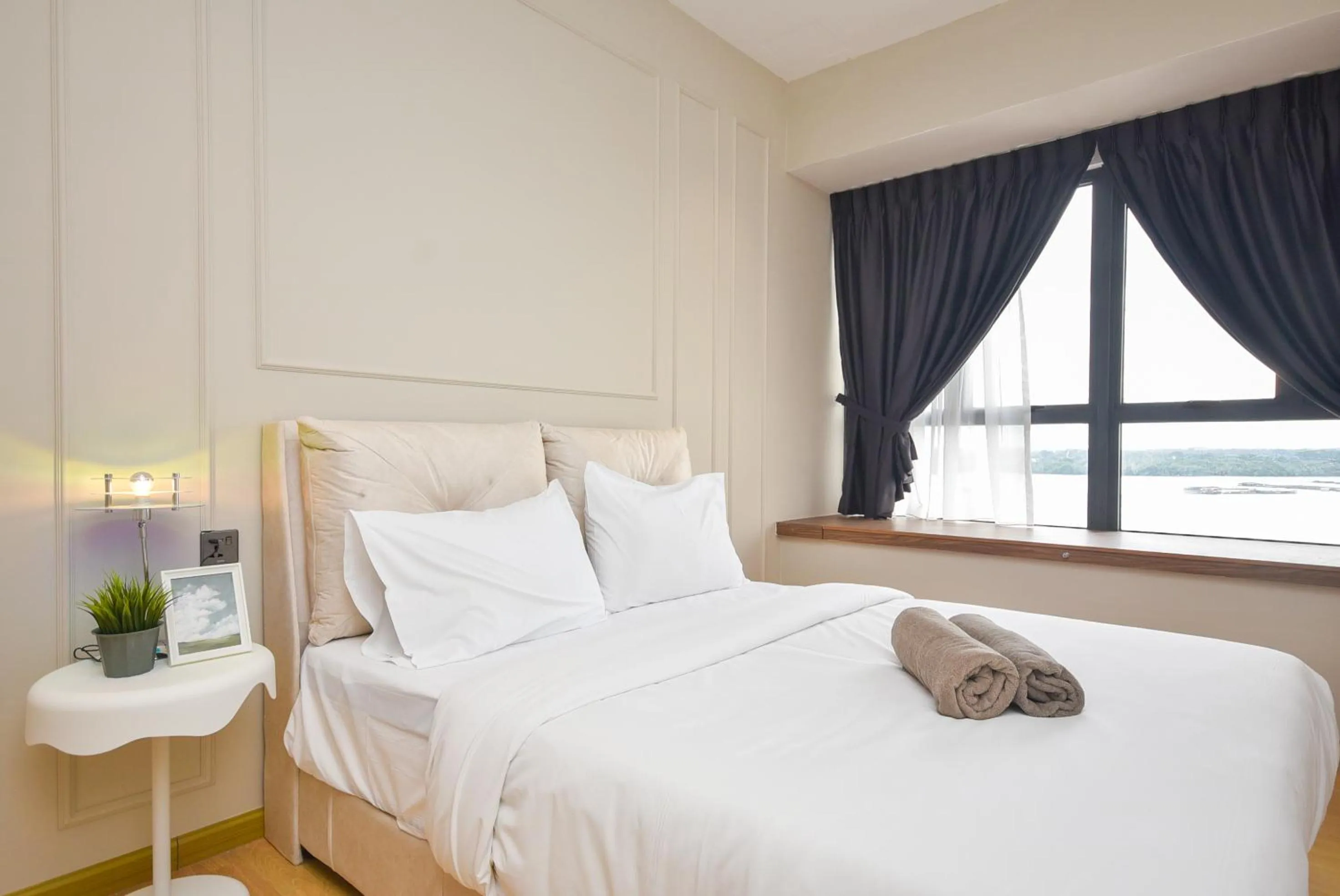 Bed in Country Garden Seaview Suite by Nest Home at Danga Bay