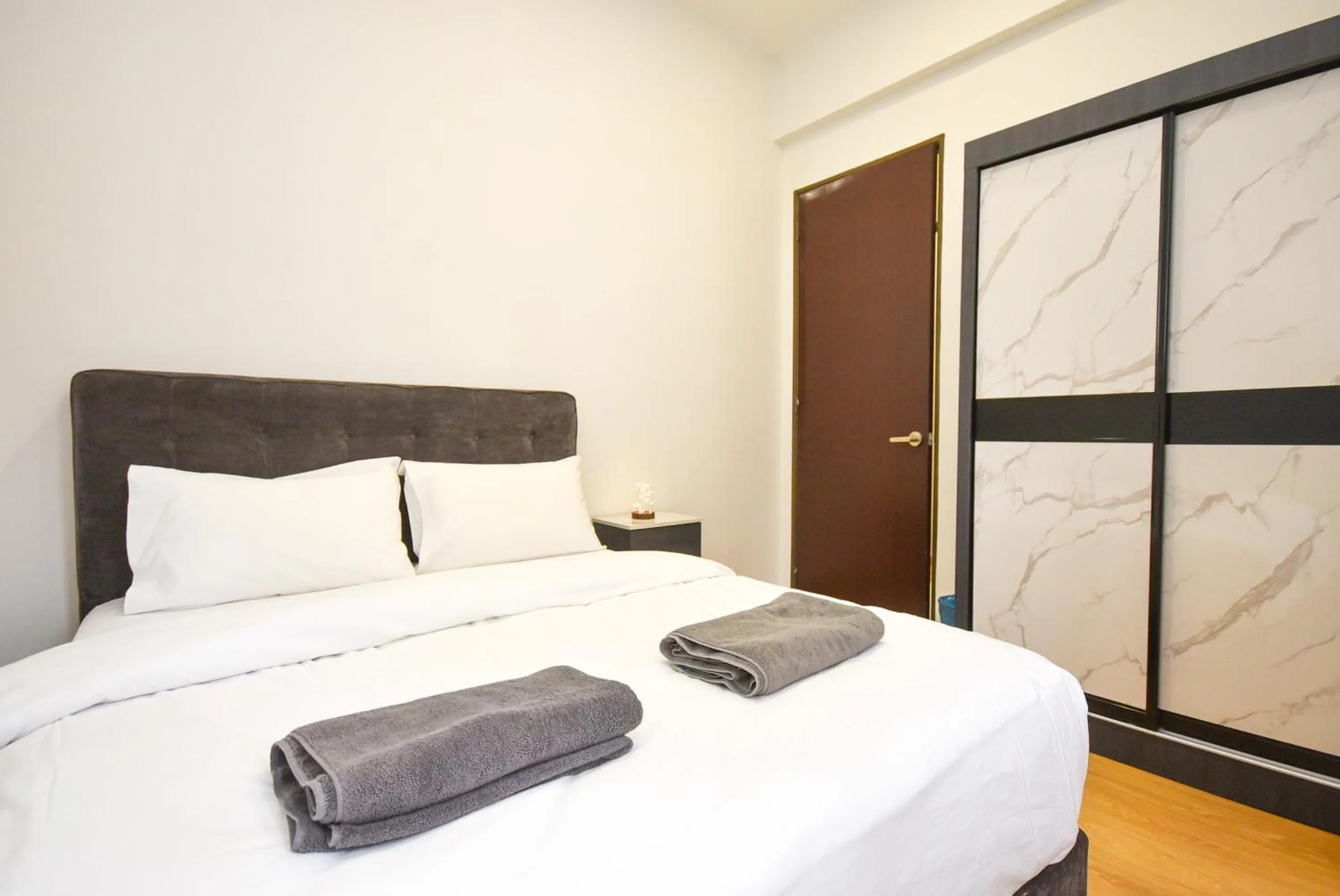 Bedroom, Bed in Country Garden Seaview Suite by Nest Home at Danga Bay