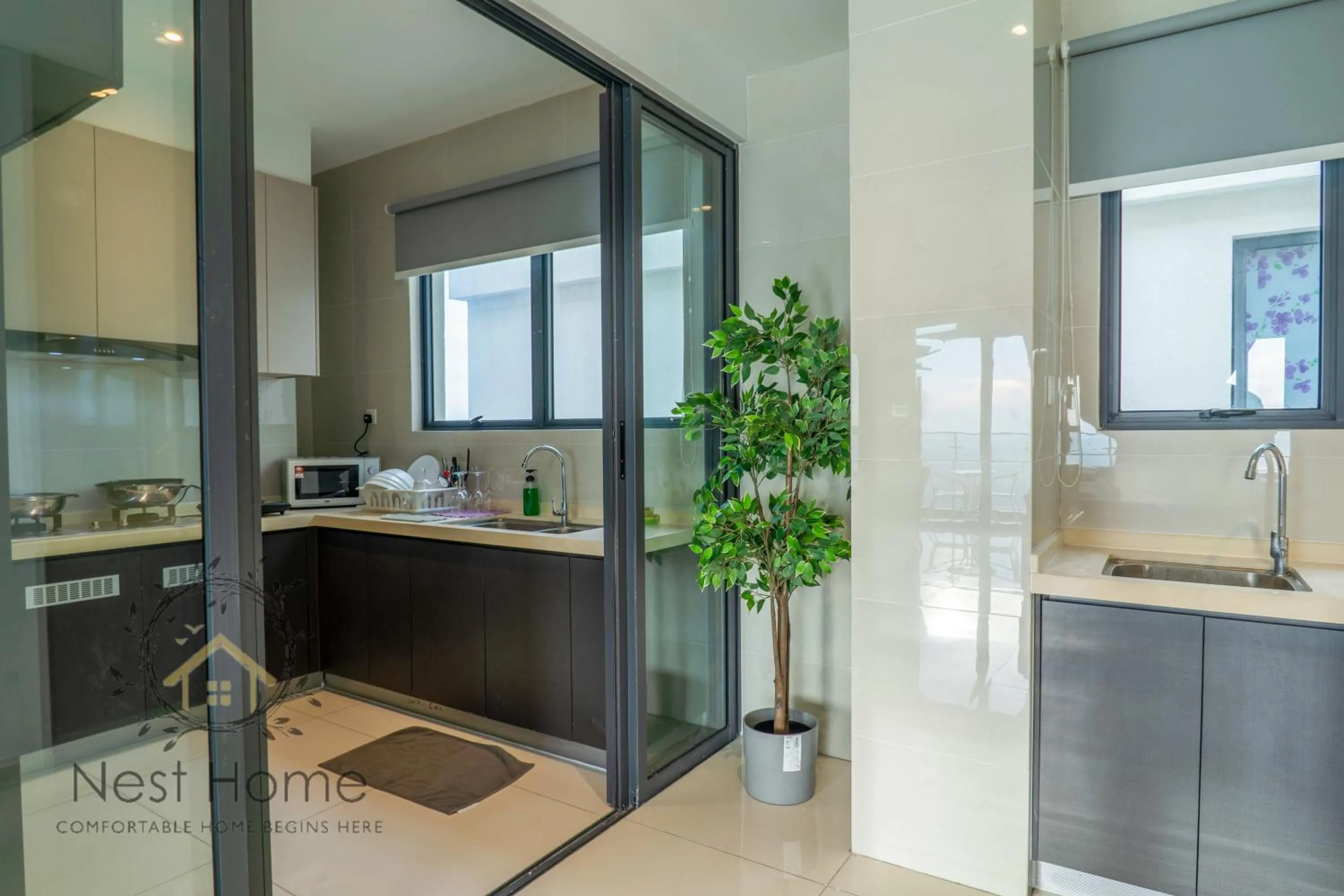 Kitchen or kitchenette in Country Garden Seaview Suite by Nest Home at Danga Bay