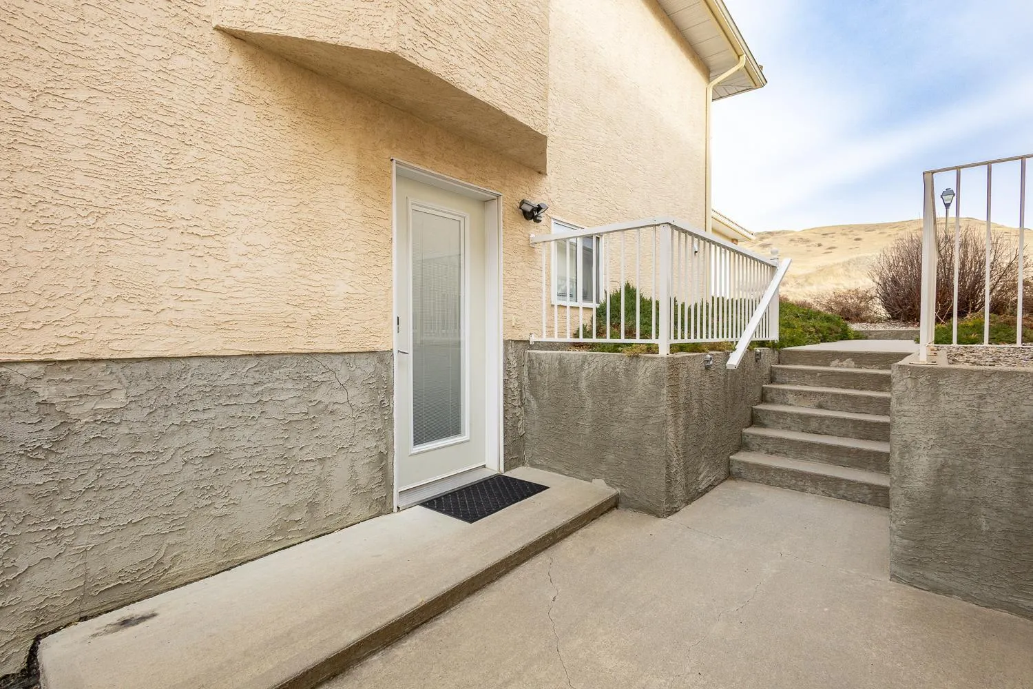 Property building in Paradise Canyon Golf Resort - Signature Walkout Condo 380