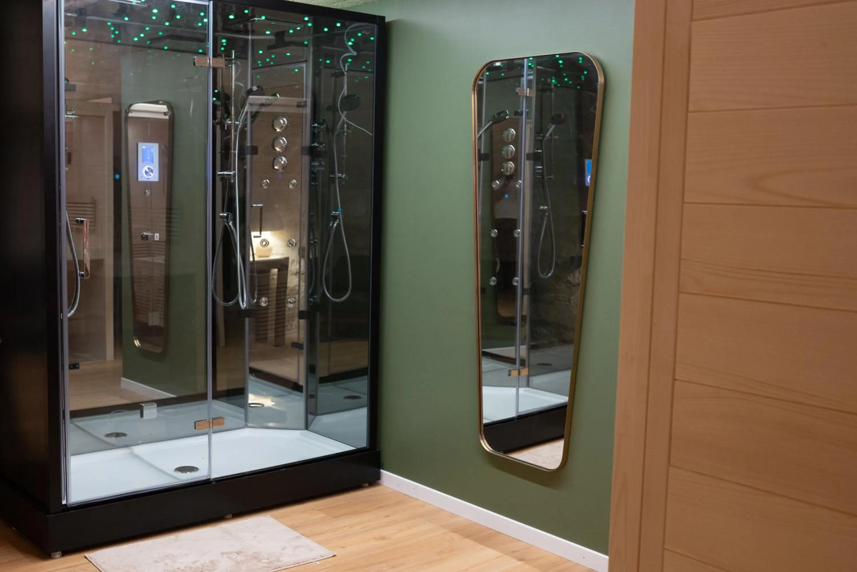 Steam room in Pavillon des Millésimes, Piscine & SPA