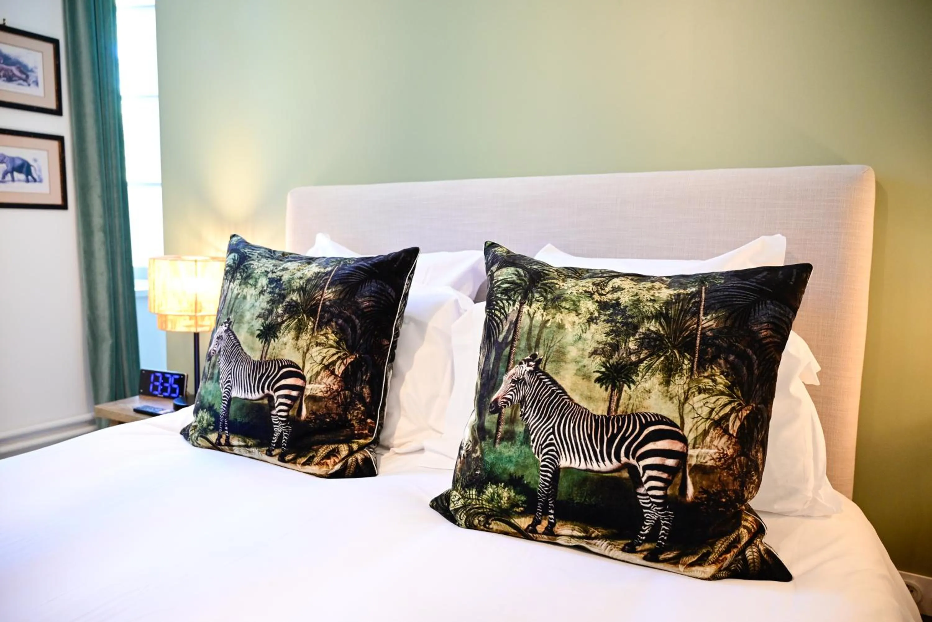 Bedroom, Bed in Pavillon des Millésimes, Piscine & SPA