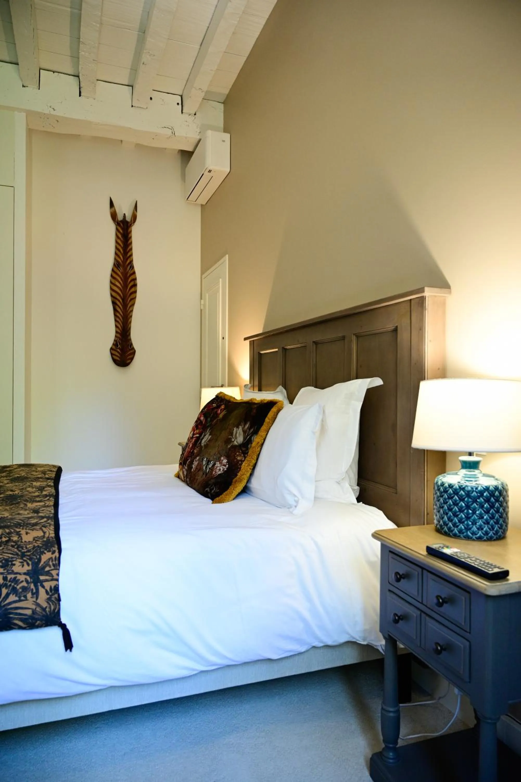 Bedroom, Bed in Pavillon des Millésimes, Piscine & SPA