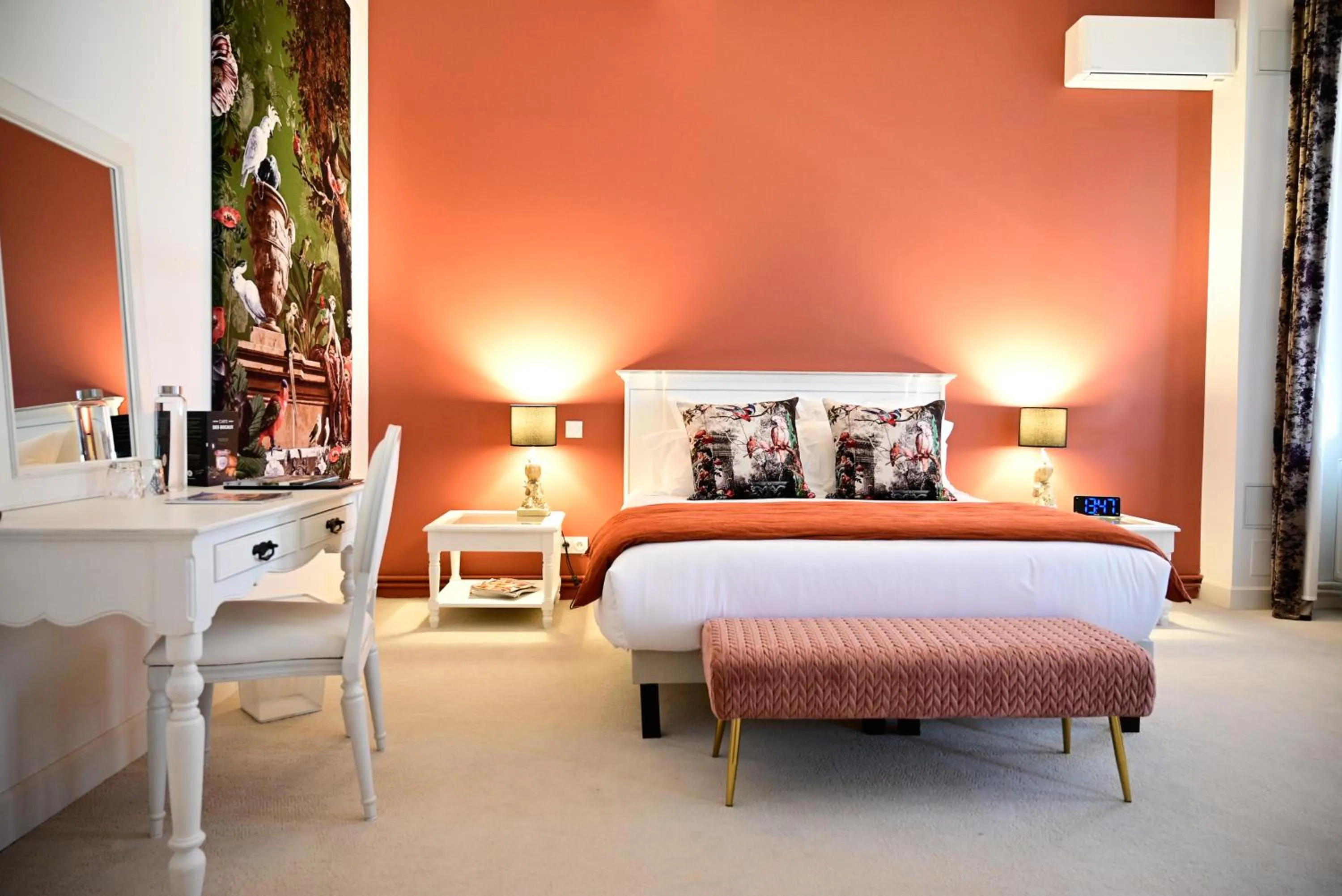 Bedroom, Bed in Pavillon des Millésimes, Piscine & SPA