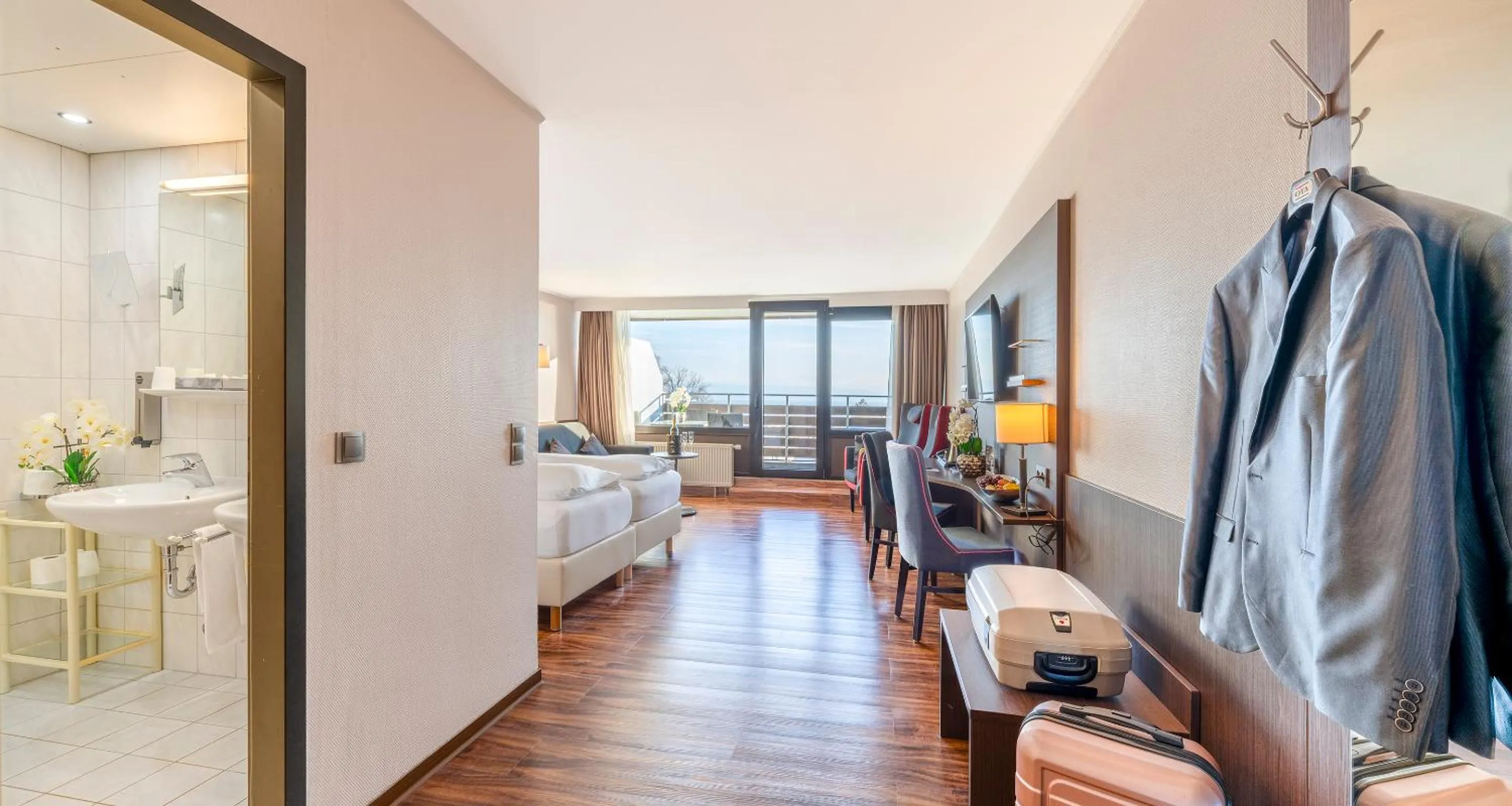 Bathroom, Bed in PLAZA Hotel Föhr am Bodensee