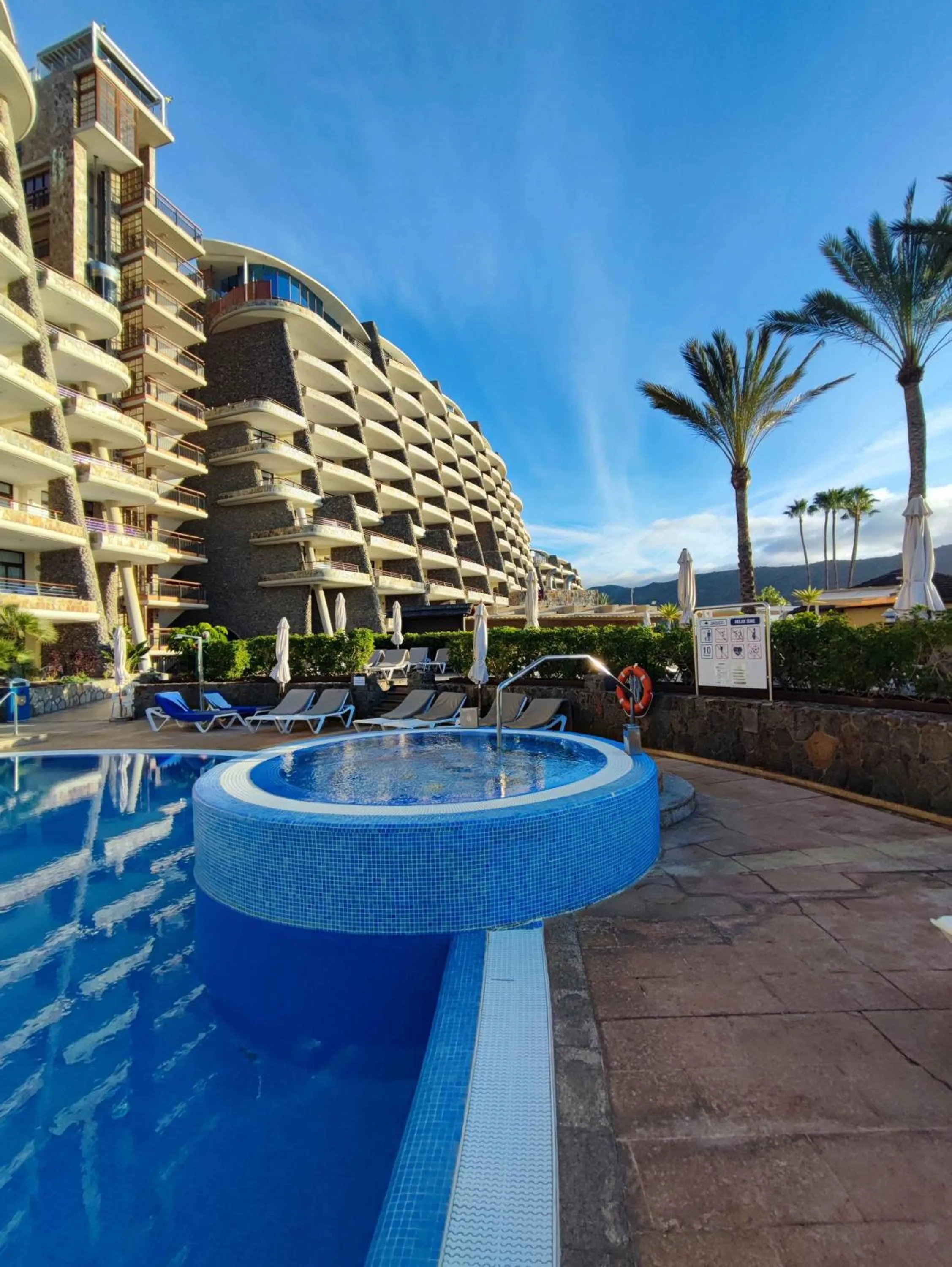 Swimming pool in Anfi del Mar 1