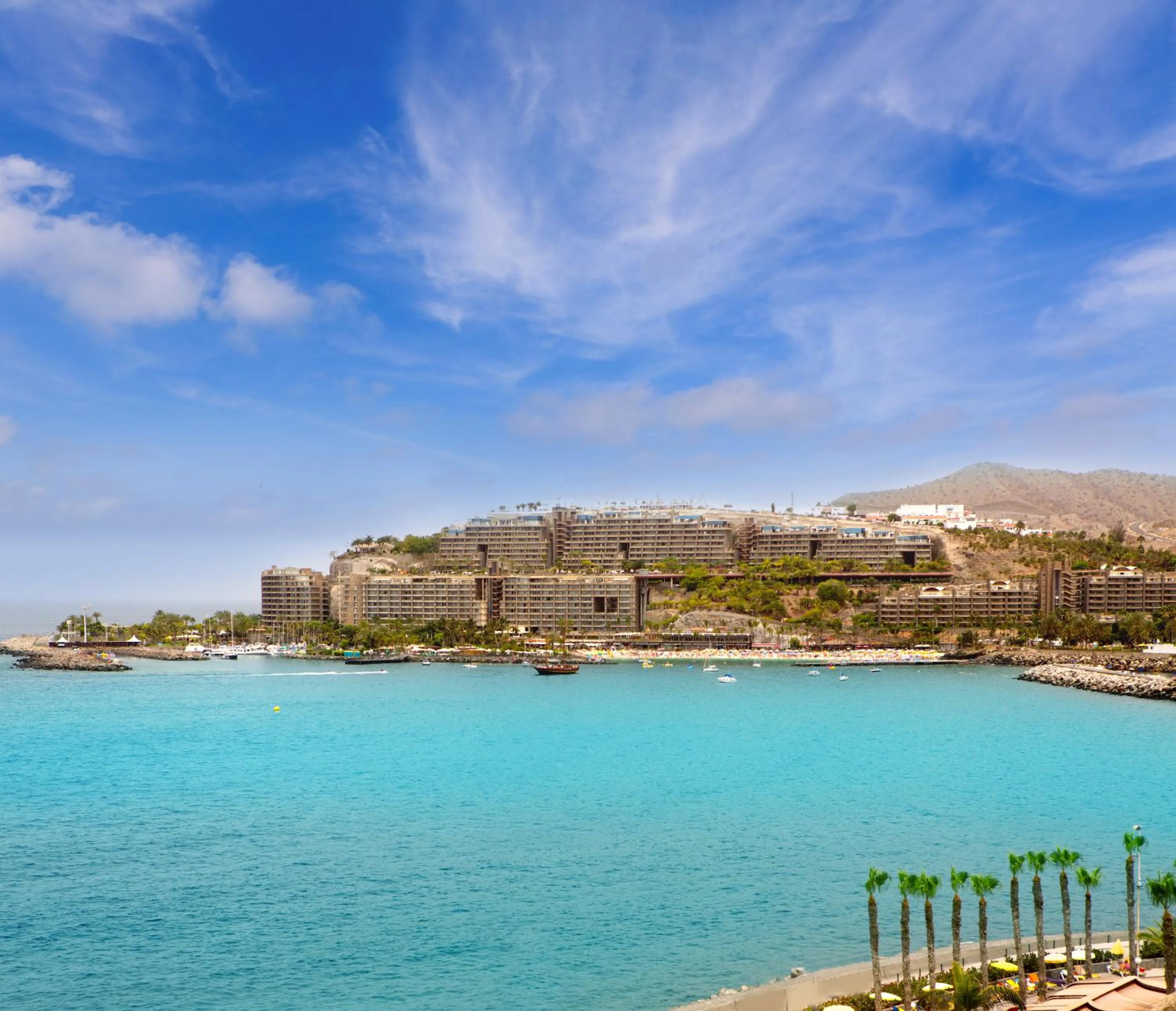 Skiing in Anfi del Mar 1