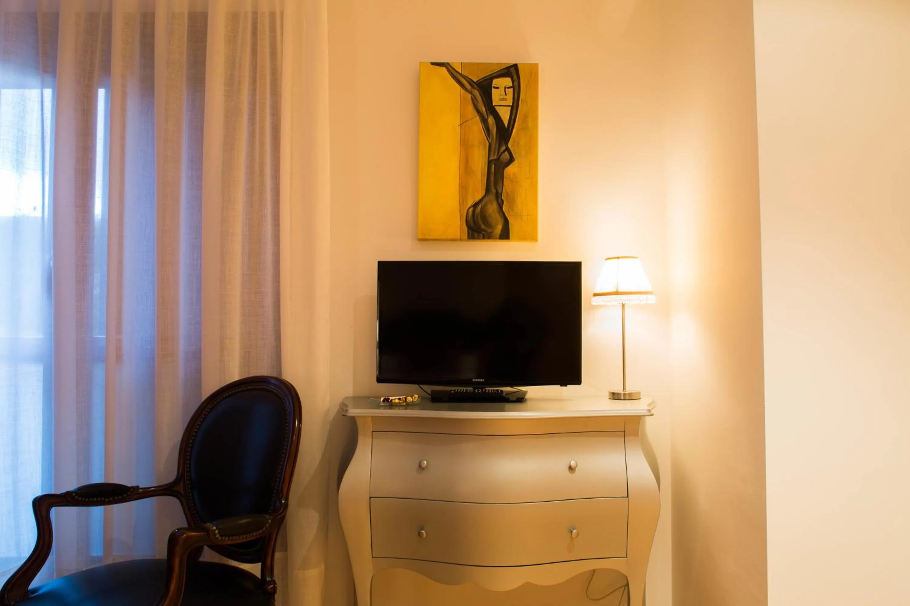 TV and multimedia in Casa de la Cadena