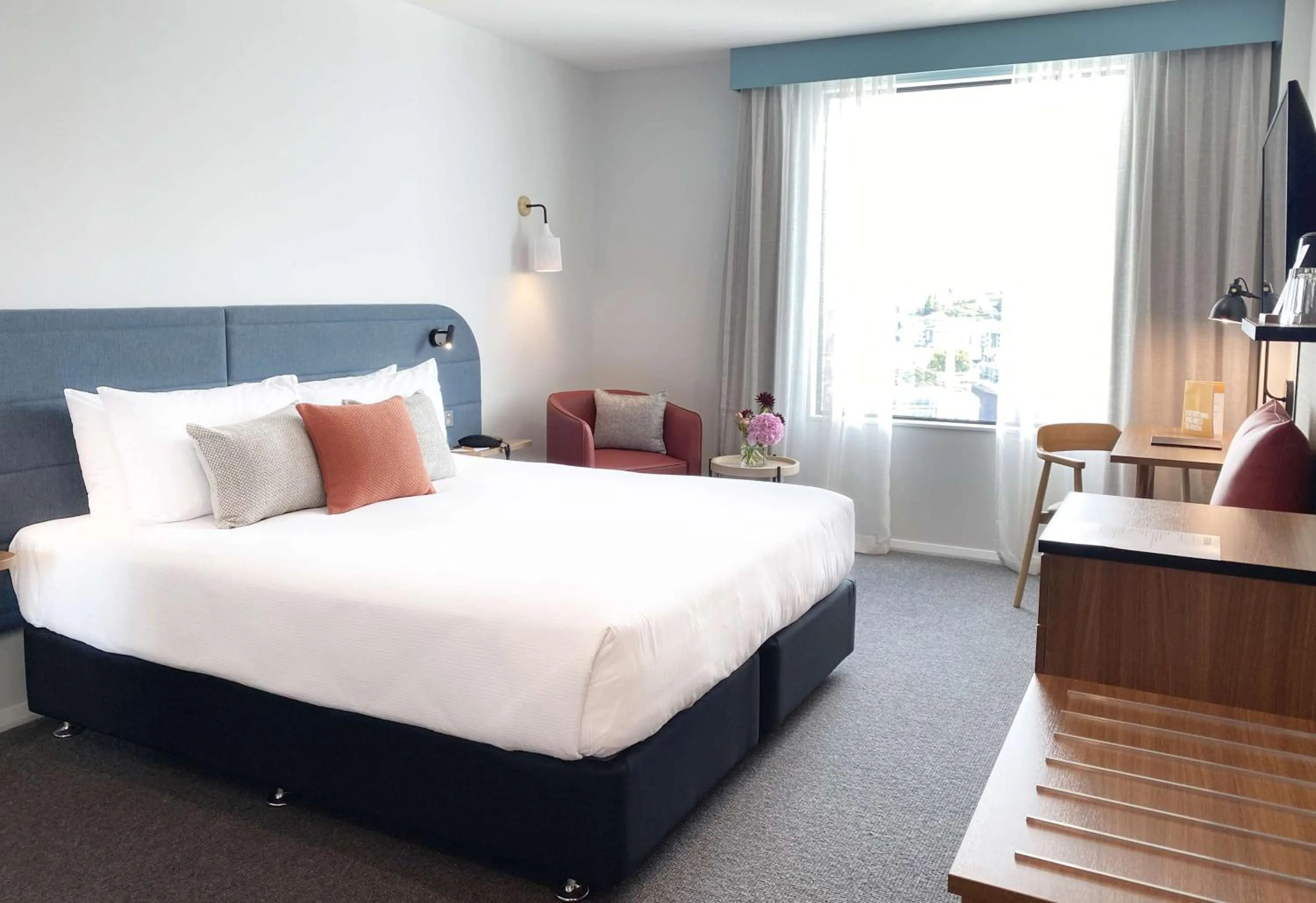 Bedroom, Bed in Sudima Auckland City