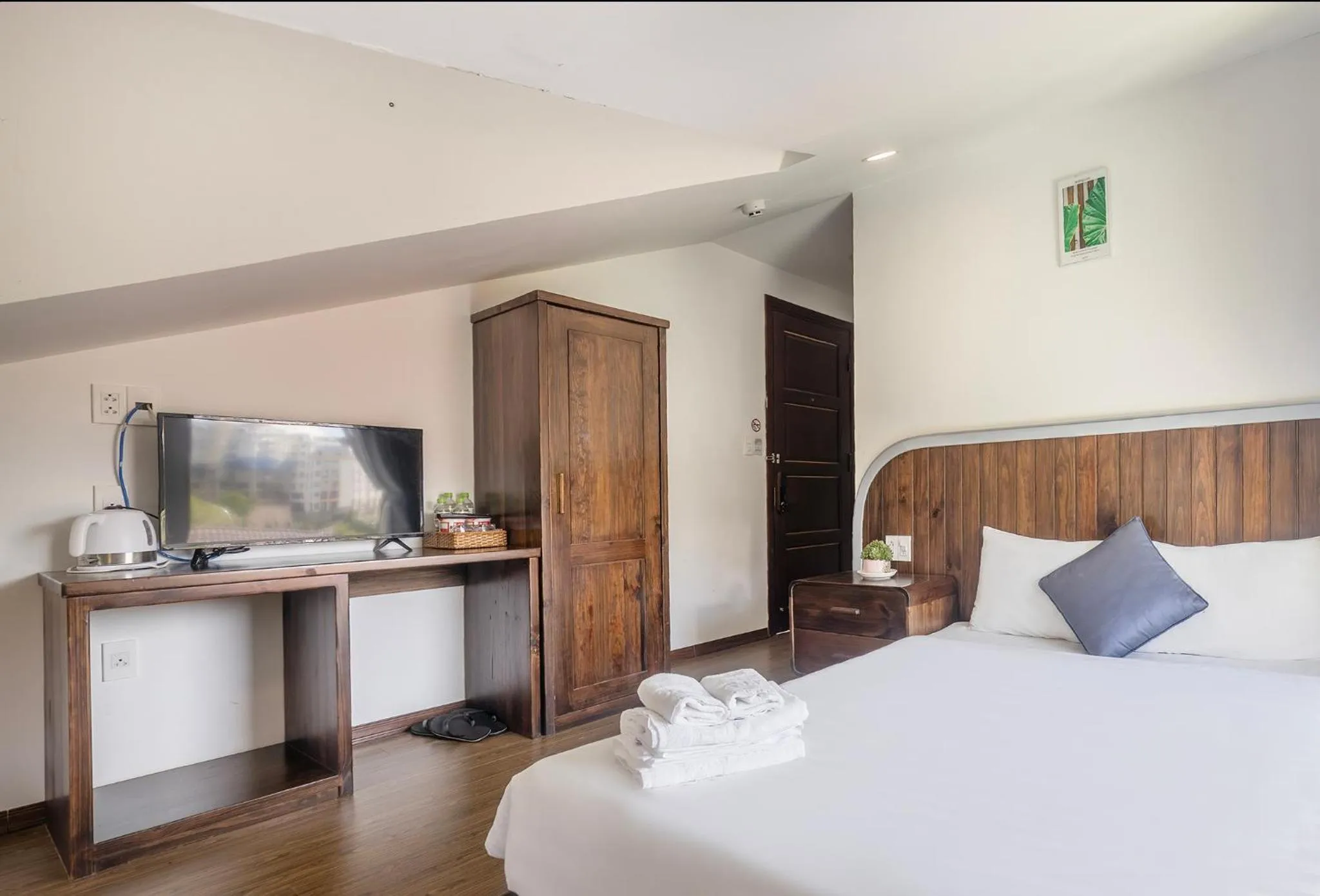 Bedroom, Bed in Mega Sky Dalat Hotel