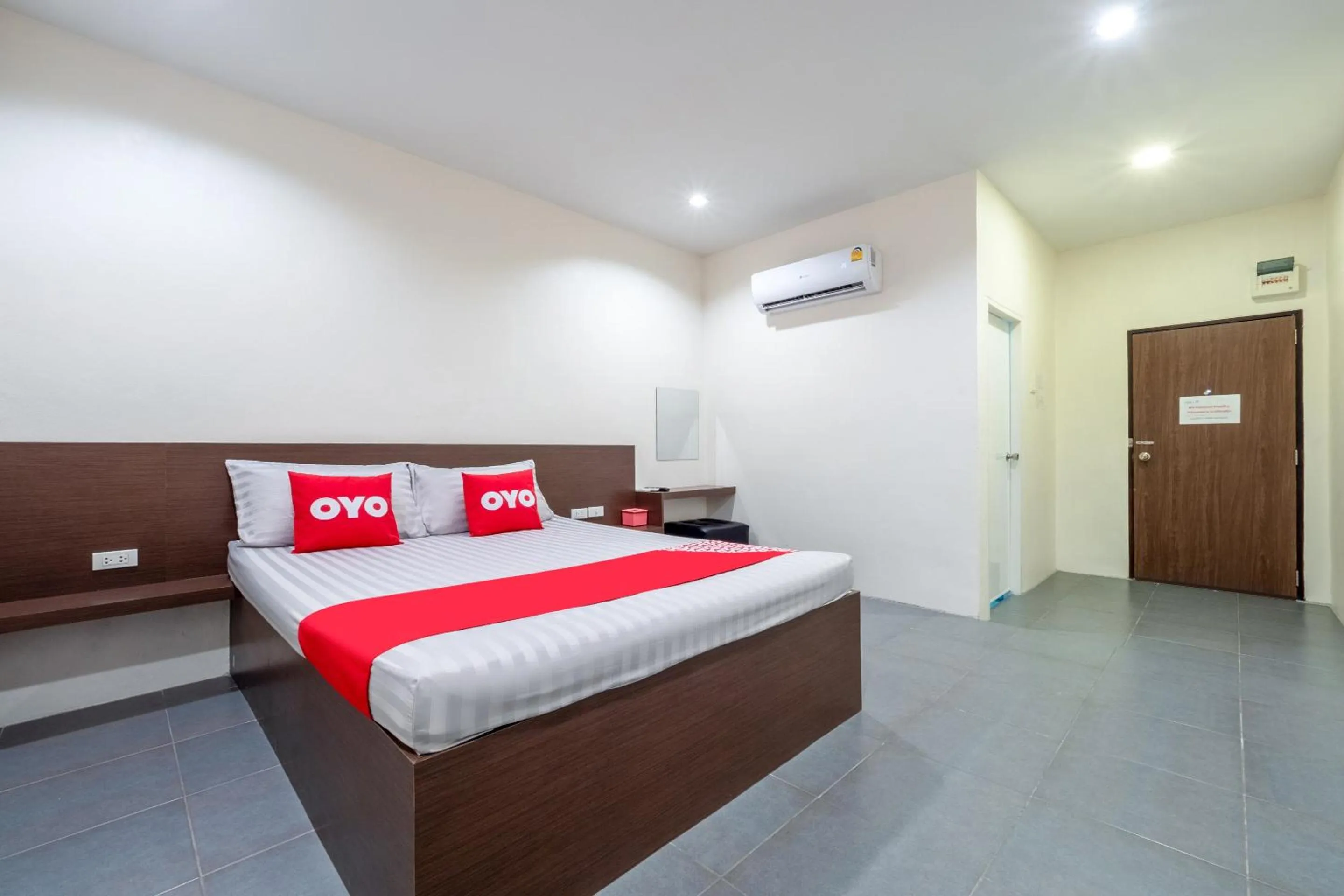 Bedroom in OYO 939 69 Resort