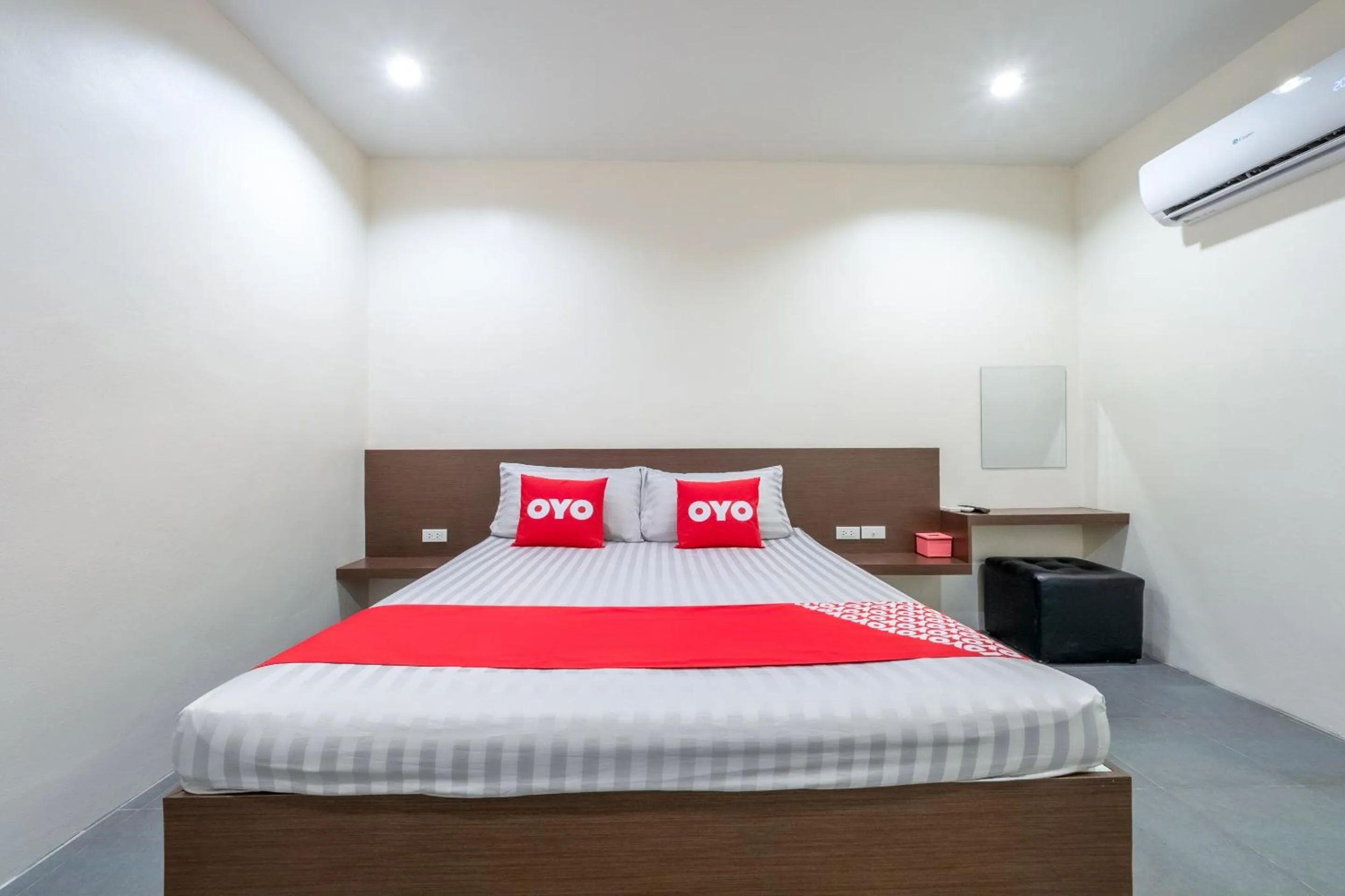 Bedroom in OYO 939 69 Resort