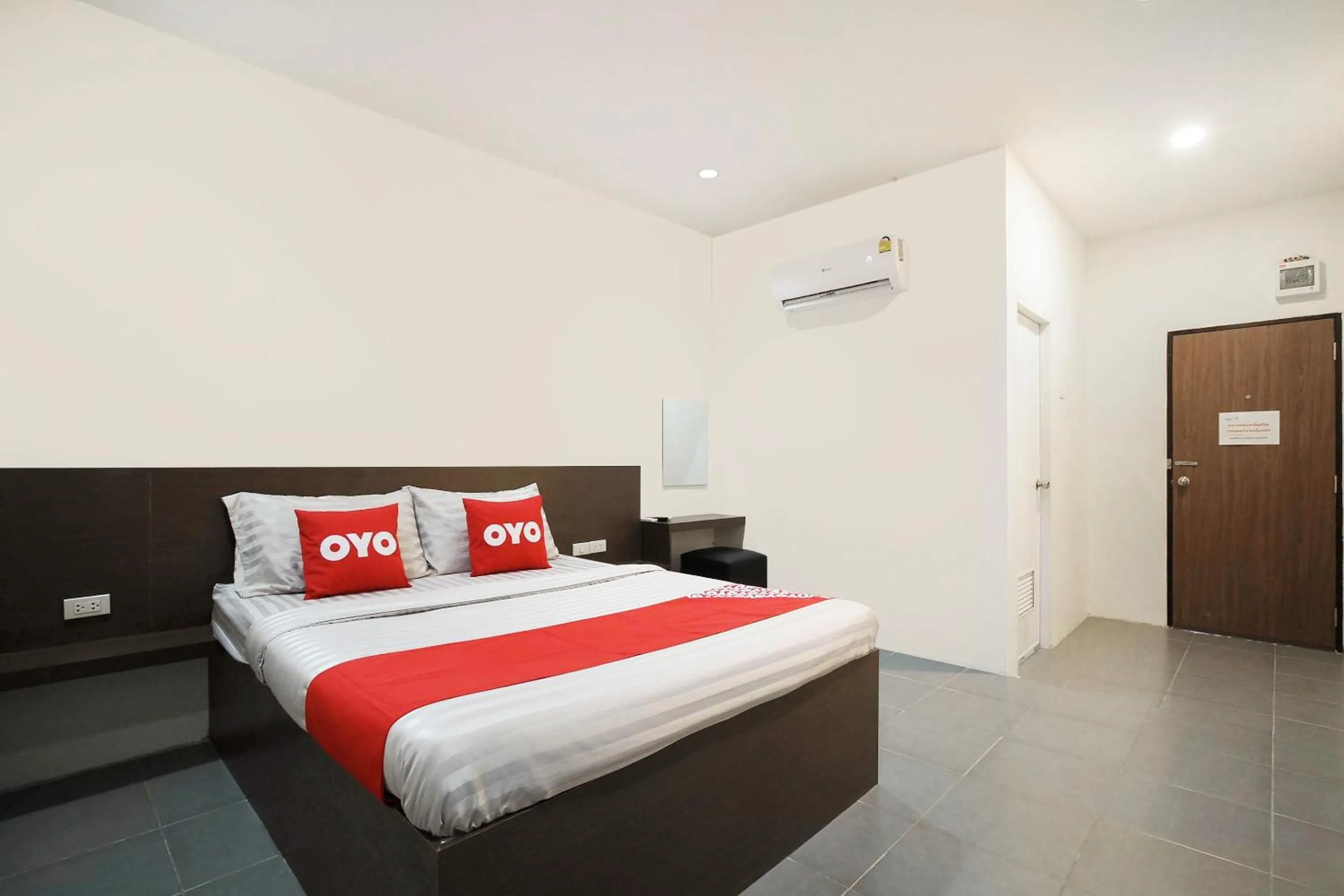 Bedroom in OYO 939 69 Resort