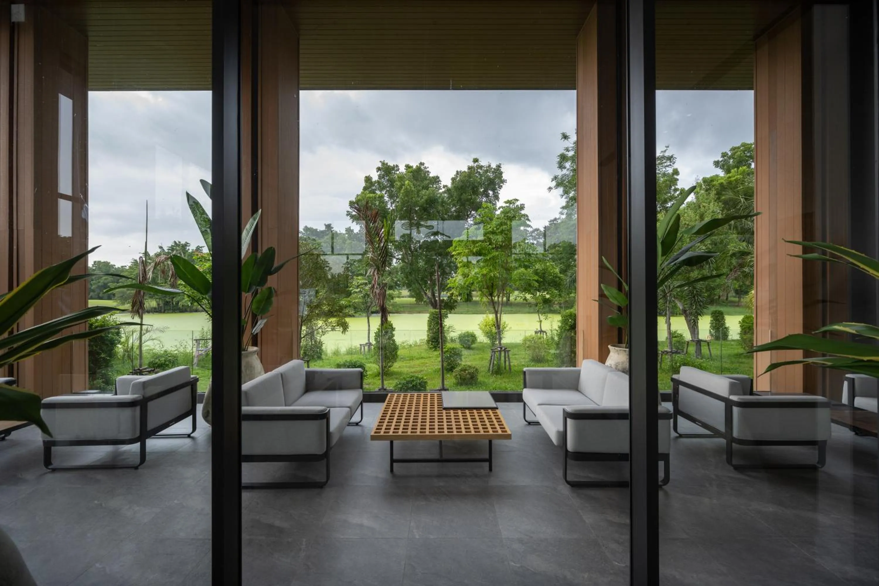 Seating area in Sappaya Hotel By Lotus Valley Golf Resort