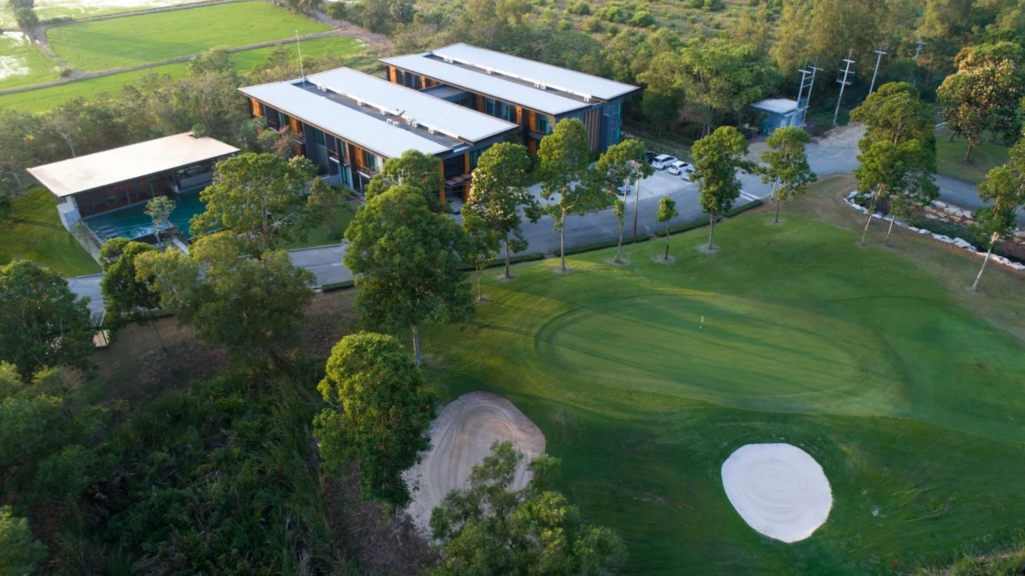 Property building in Sappaya Hotel By Lotus Valley Golf Resort