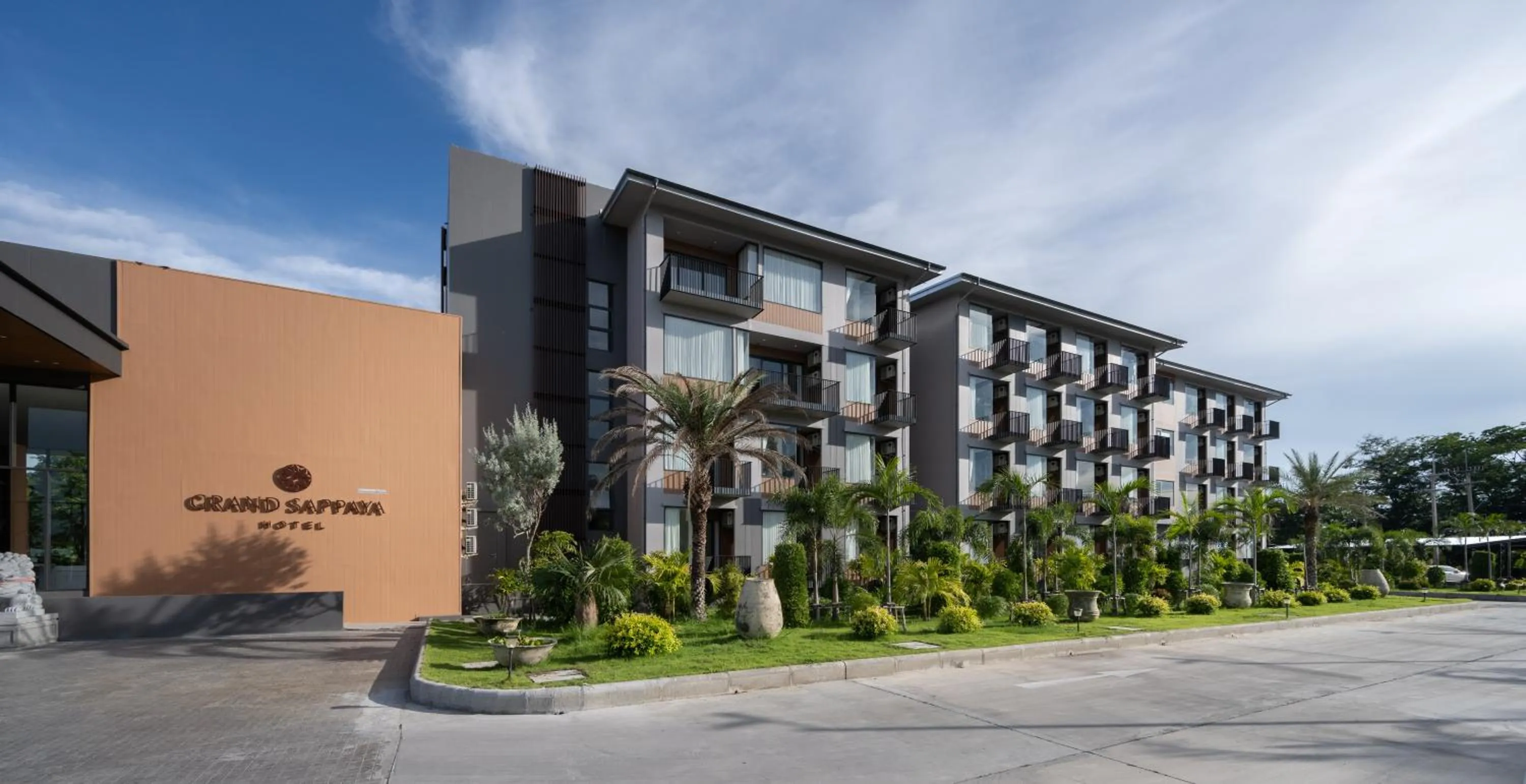 Property building in Sappaya Hotel By Lotus Valley Golf Resort