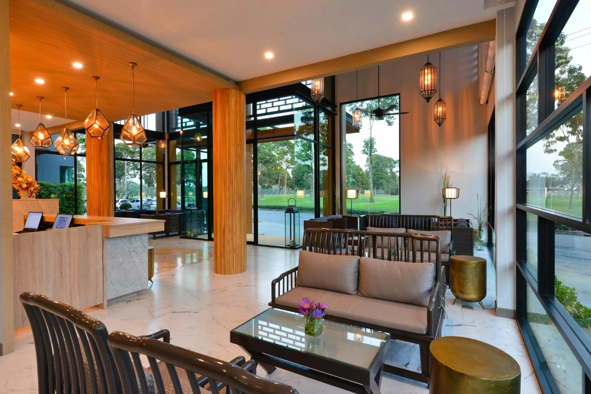 Seating area in Sappaya Hotel By Lotus Valley Golf Resort