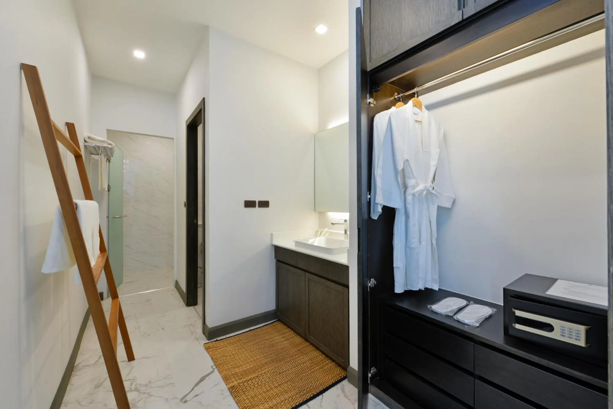 Bathroom in Sappaya Hotel By Lotus Valley Golf Resort