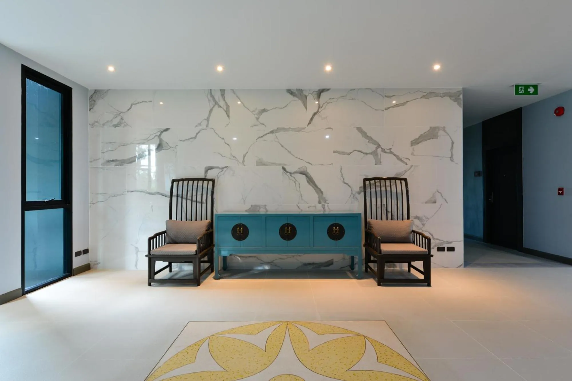 Seating area in Sappaya Hotel By Lotus Valley Golf Resort