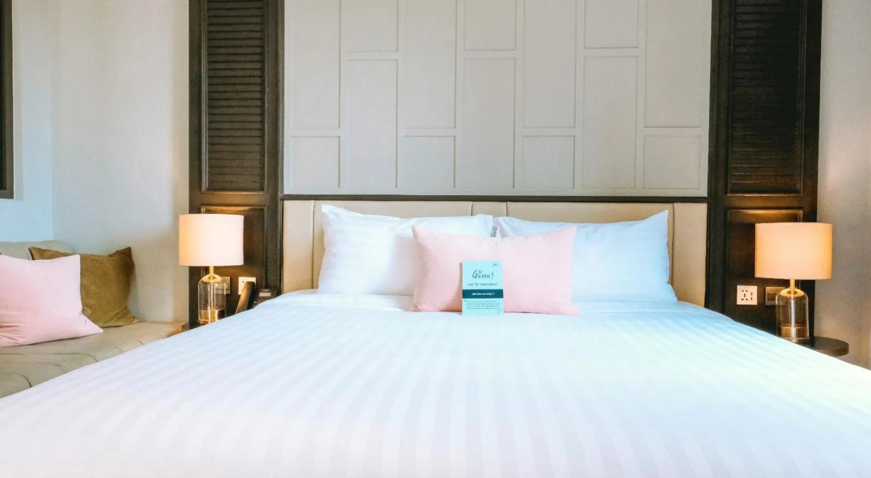 Bed in The Quarter Ploenchit by UHG