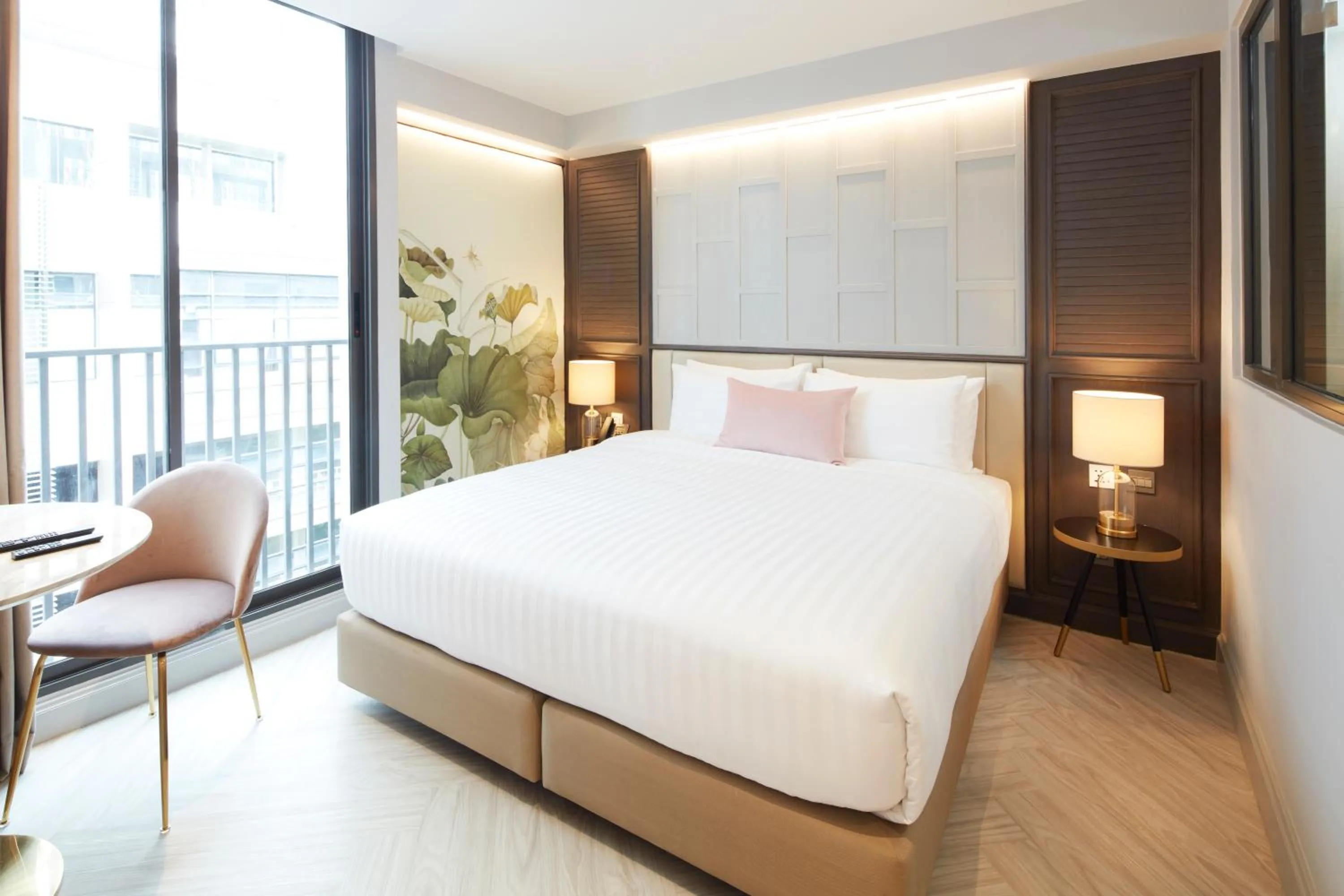 Bed in The Quarter Ploenchit by UHG