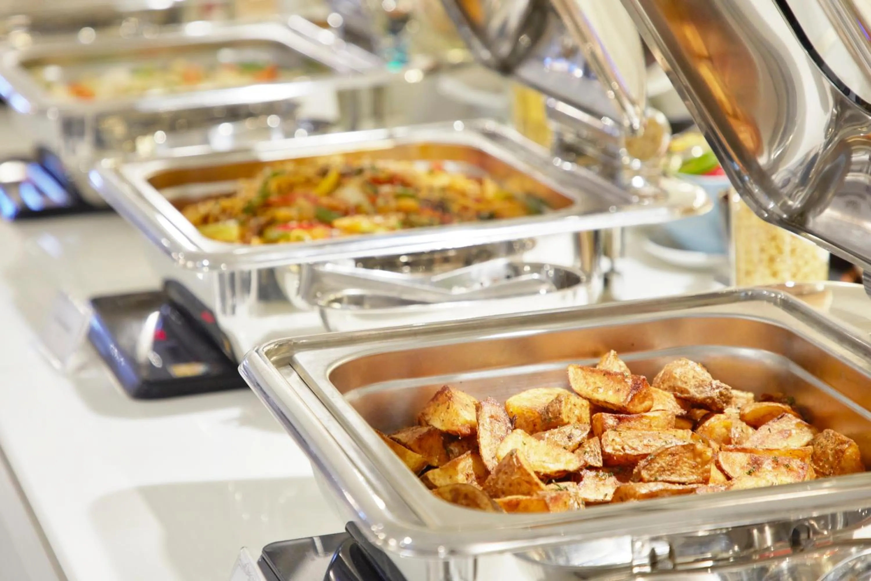 Food in The Quarter Ploenchit by UHG