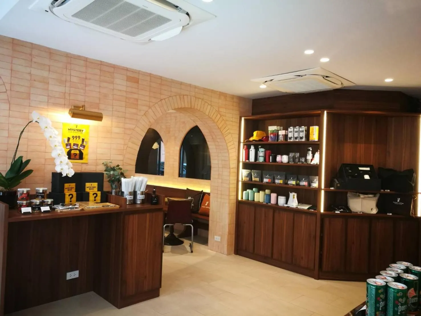 Coffee/tea facilities in The Quarter Ploenchit by UHG