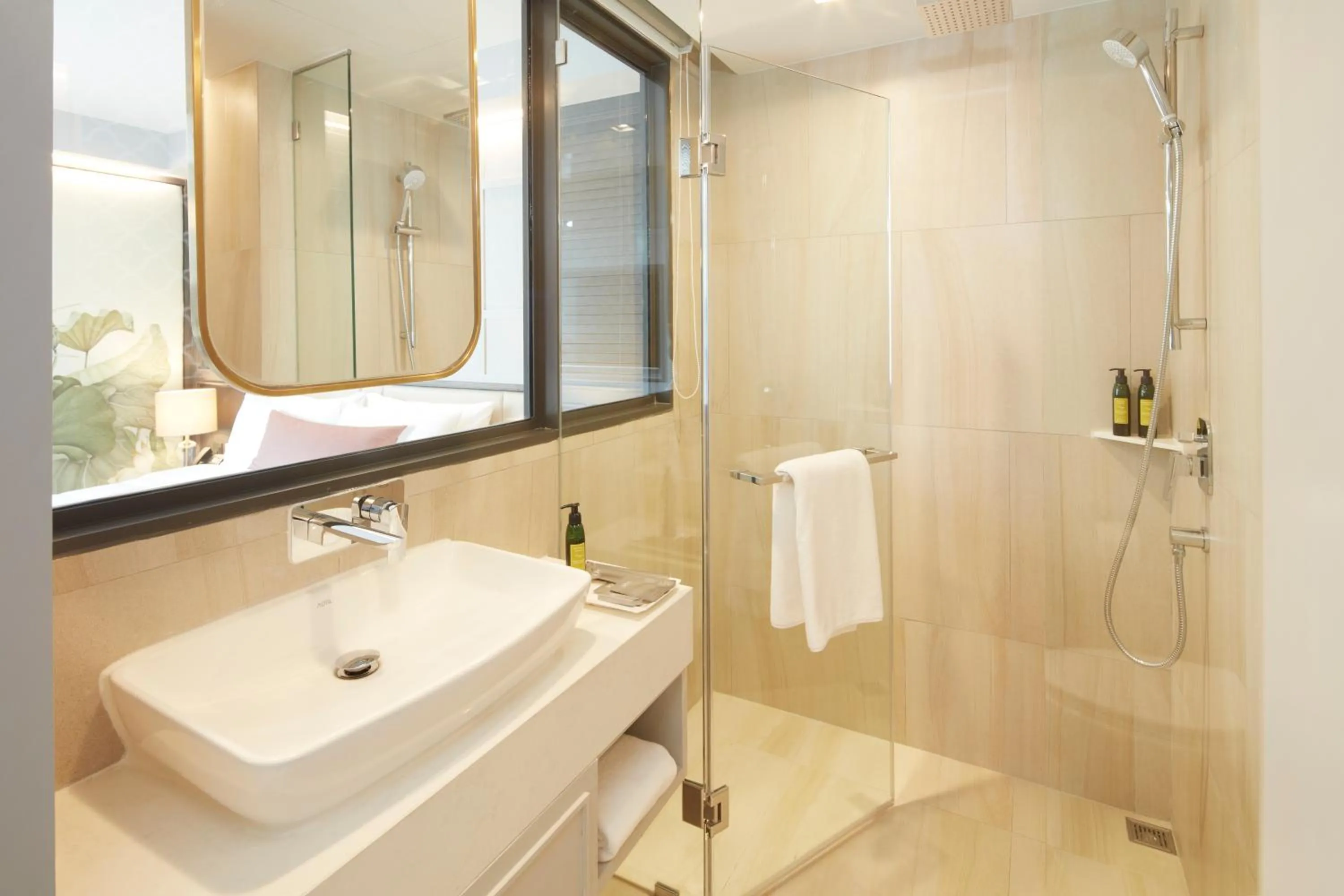 Bathroom in The Quarter Ploenchit by UHG