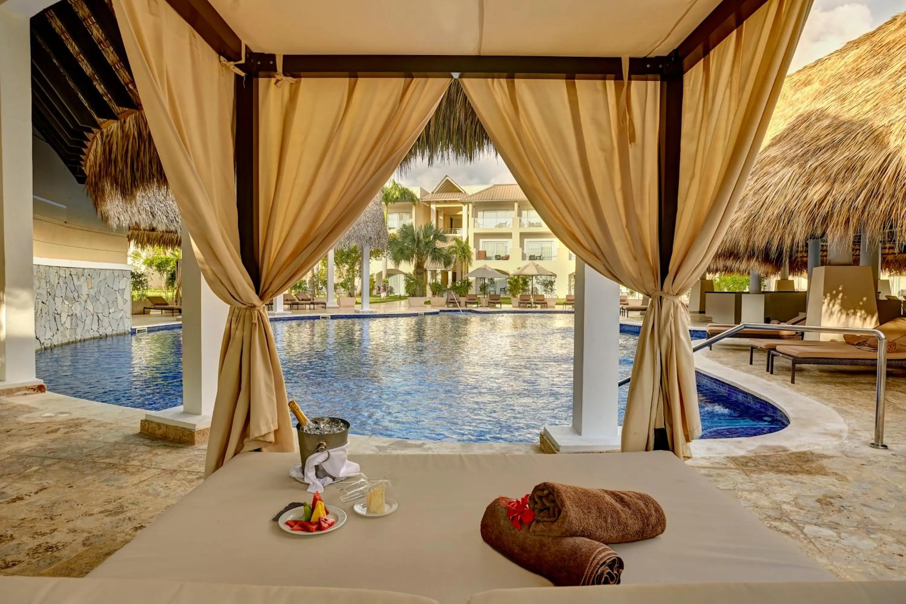 Swimming pool in Royalton Splash Punta Cana, An Autograph Collection All-Inclusive Resort & Casino