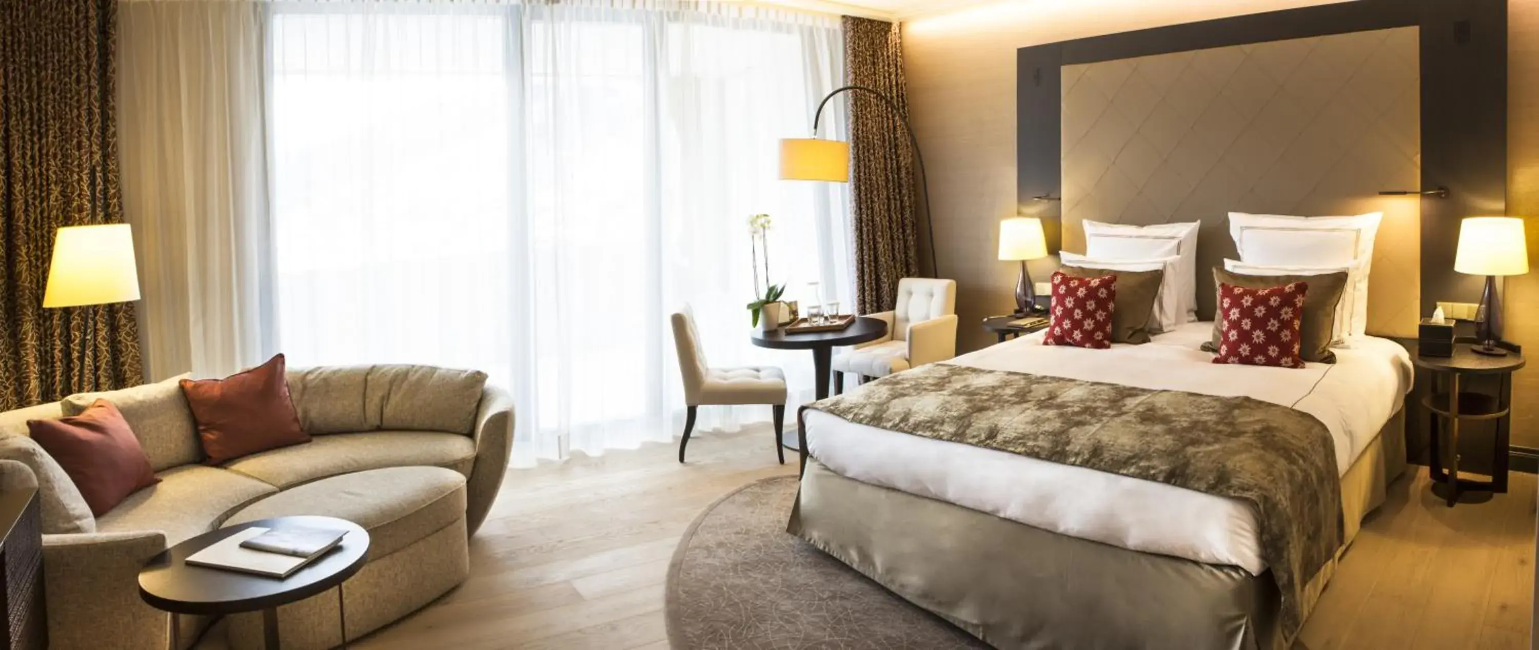 Premium King Room with Balcony in AlpenGold Hotel Davos Premium King Room with Balcony in AlpenGold Hotel Davos