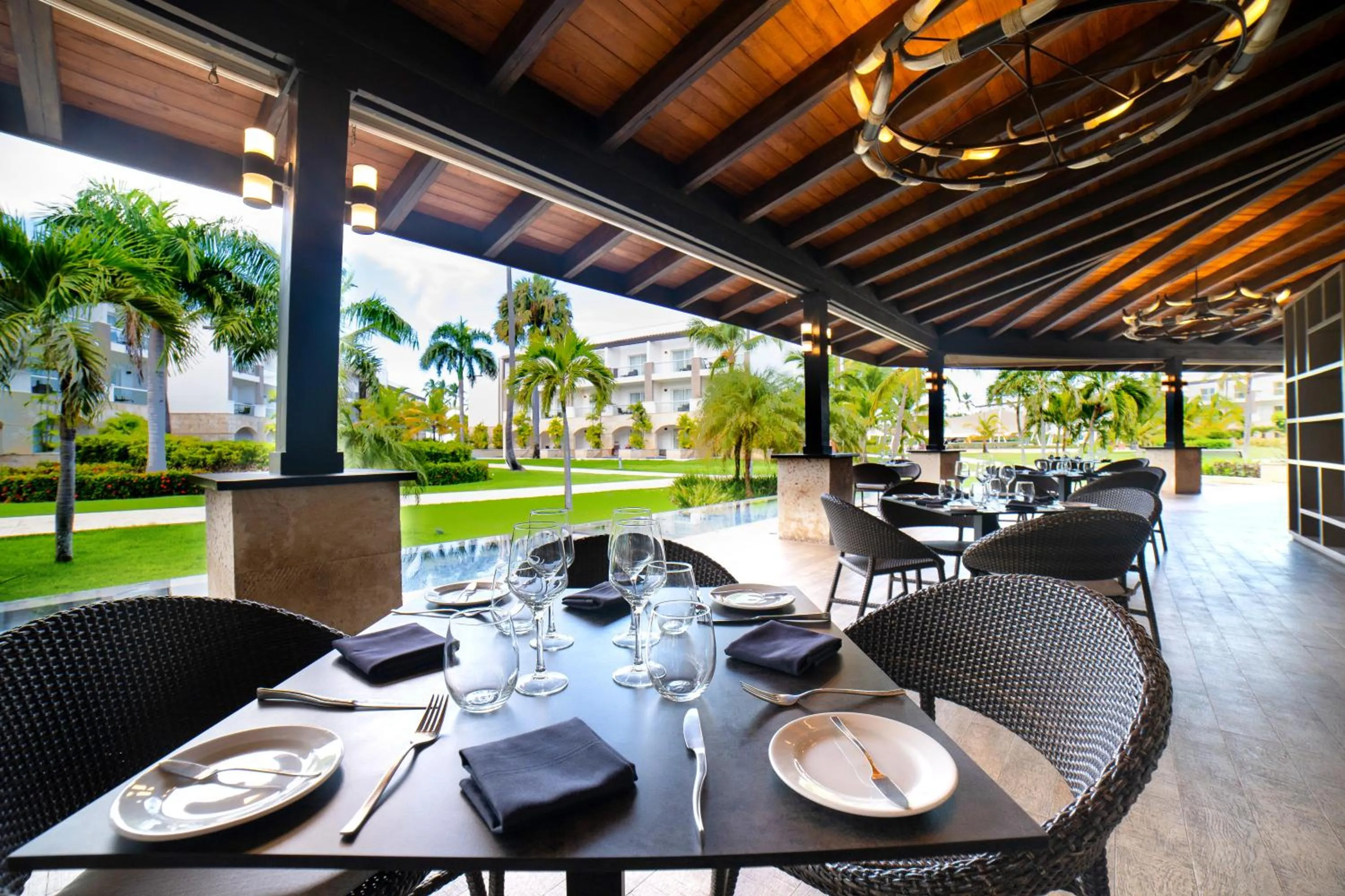 Restaurant/places to eat in Royalton Punta Cana, An Autograph Collection All-Inclusive Resort & Casino