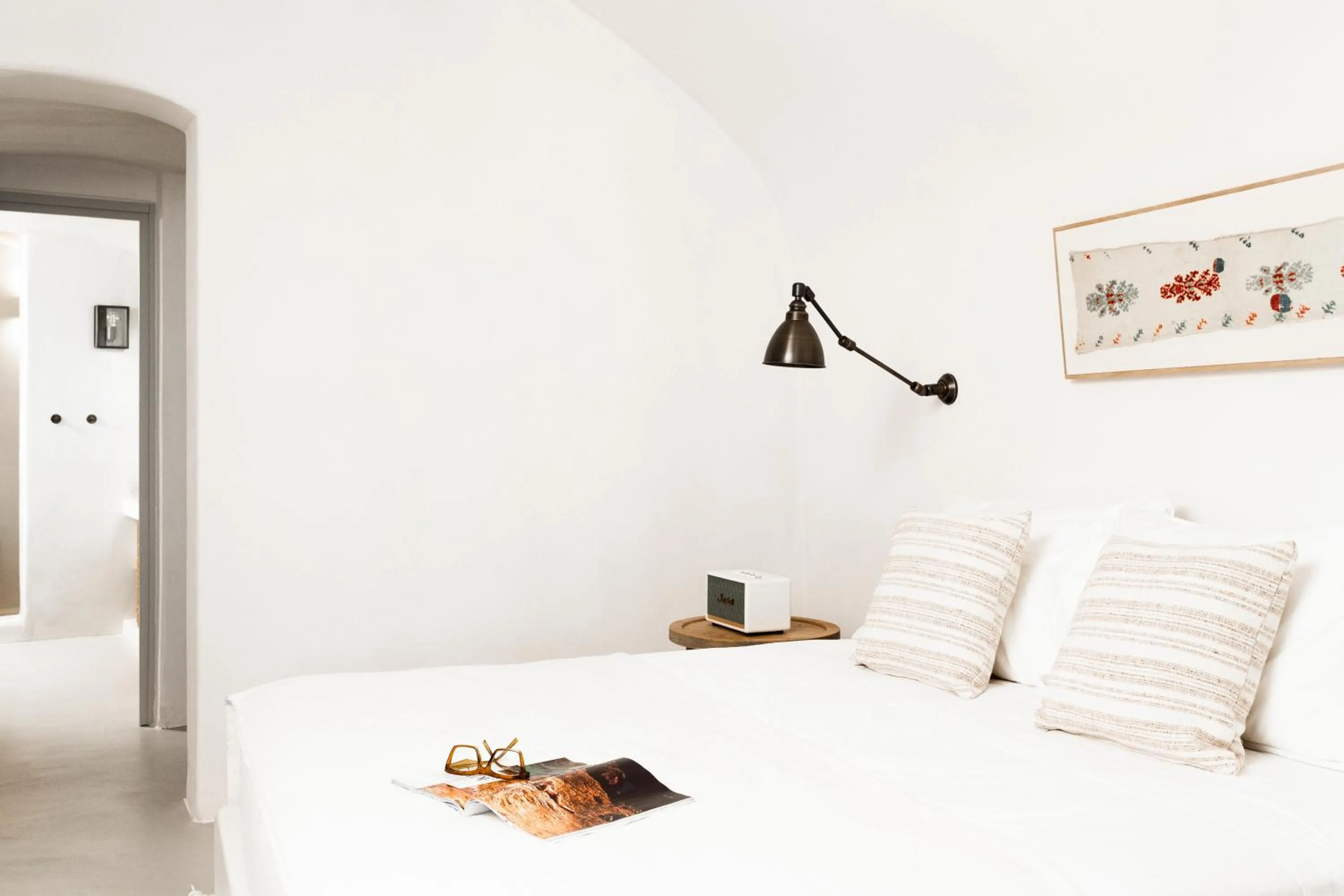 Bedroom, Bed in Armenaki