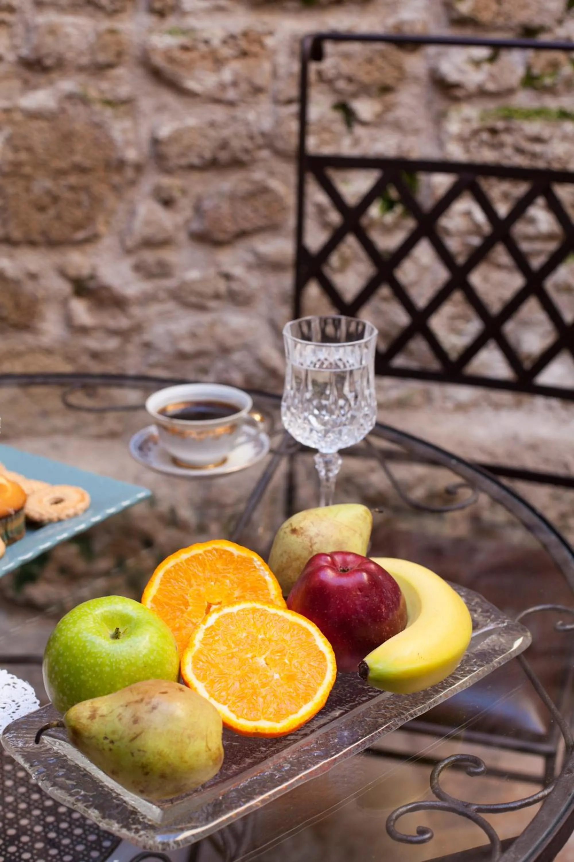 Food and drinks in Porolithos Boutique Hotel