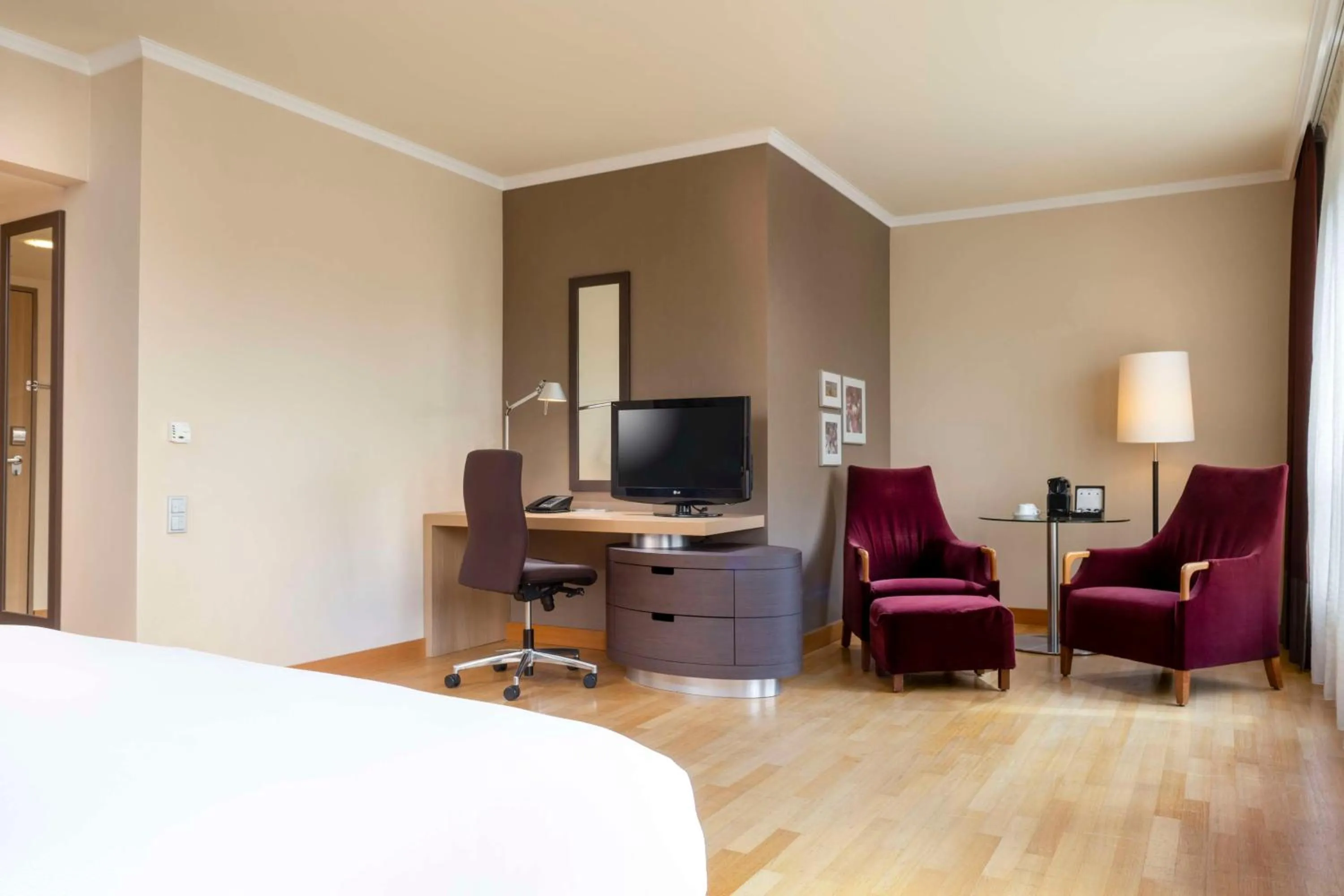 Bedroom, Bed in Hilton Mainz