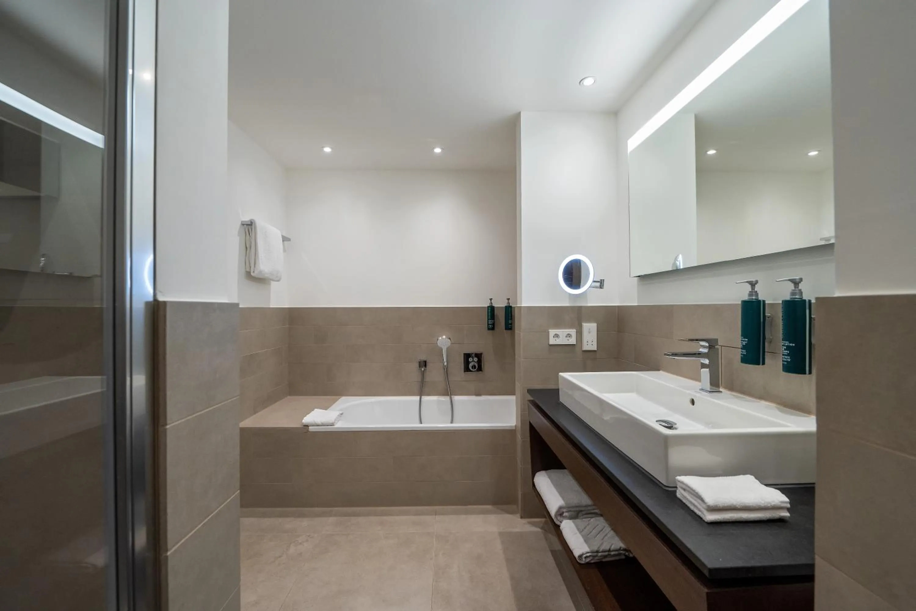 Bathroom in Hilton Mainz