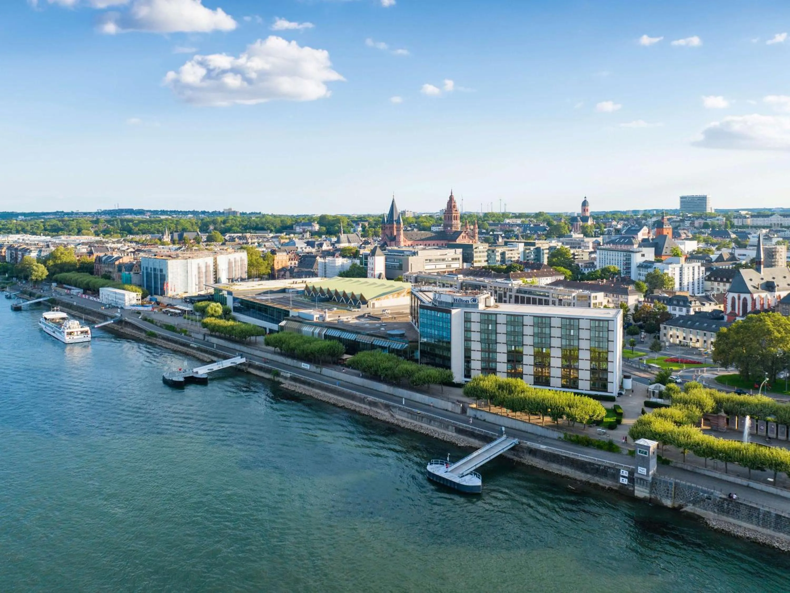 Property building in Hilton Mainz