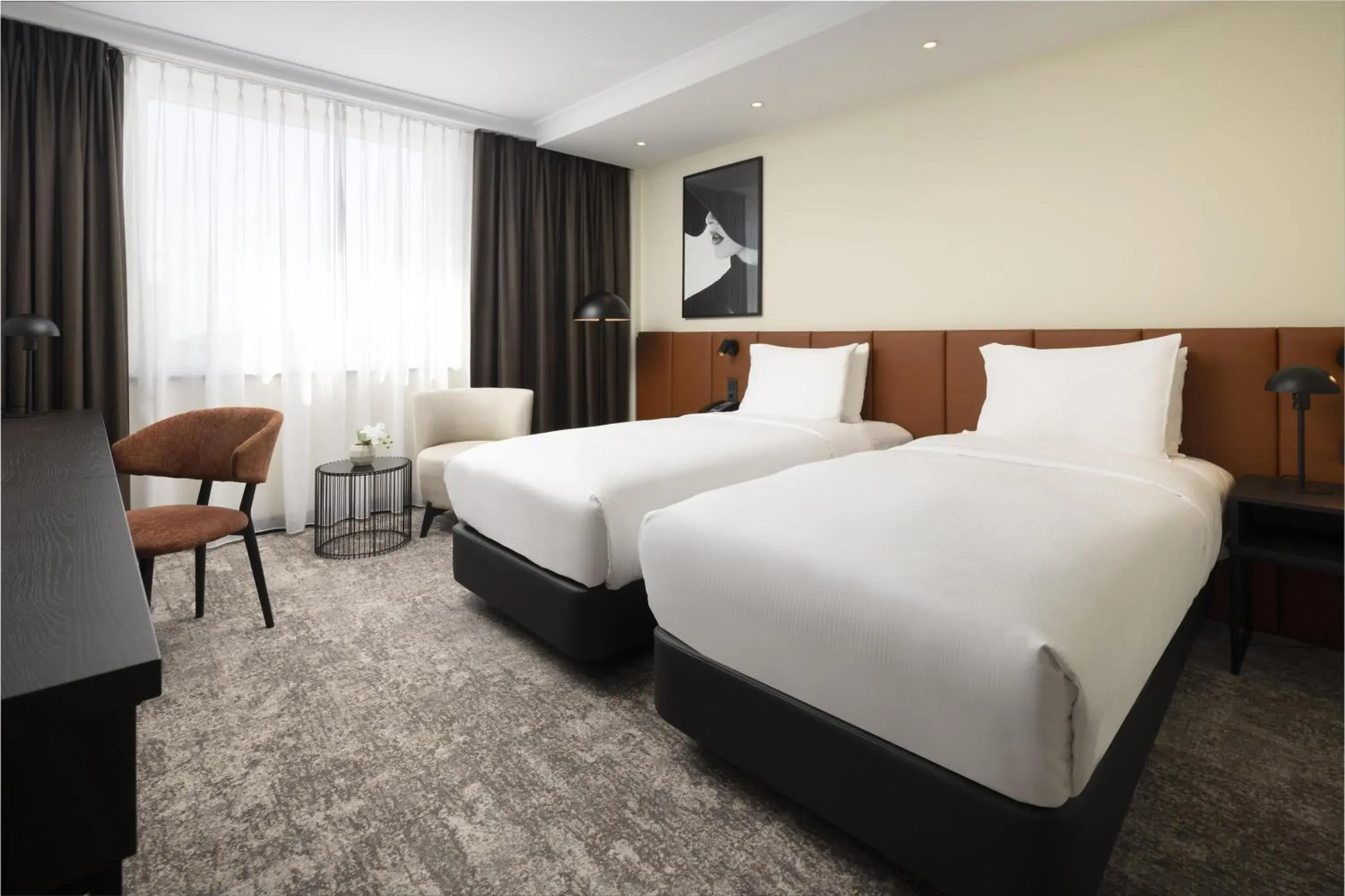 Deluxe Twin Room in Hilton Düsseldorf Deluxe Twin Room in Hilton Düsseldorf